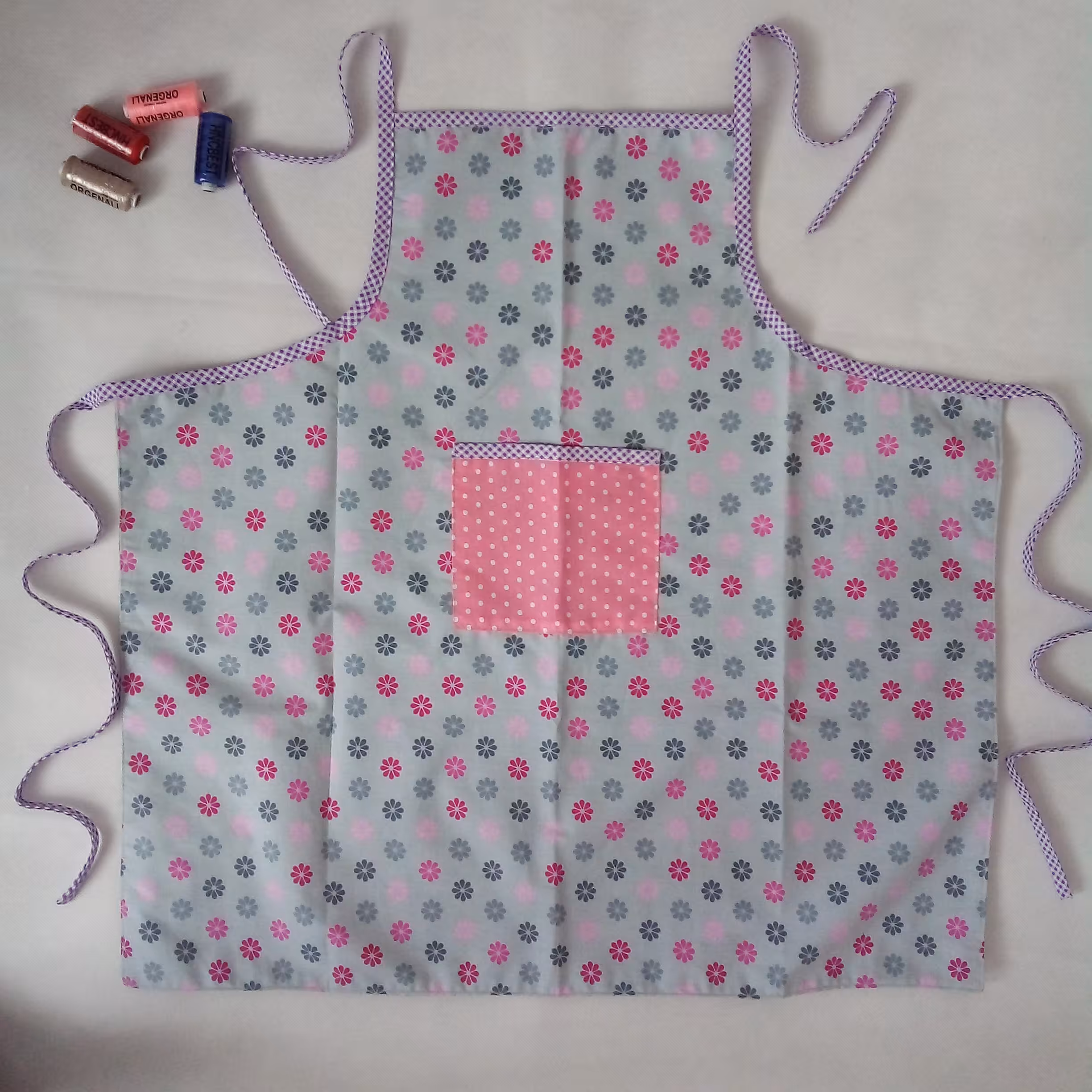 پیش بند ساده آشپزخانه طرح بابونه                    