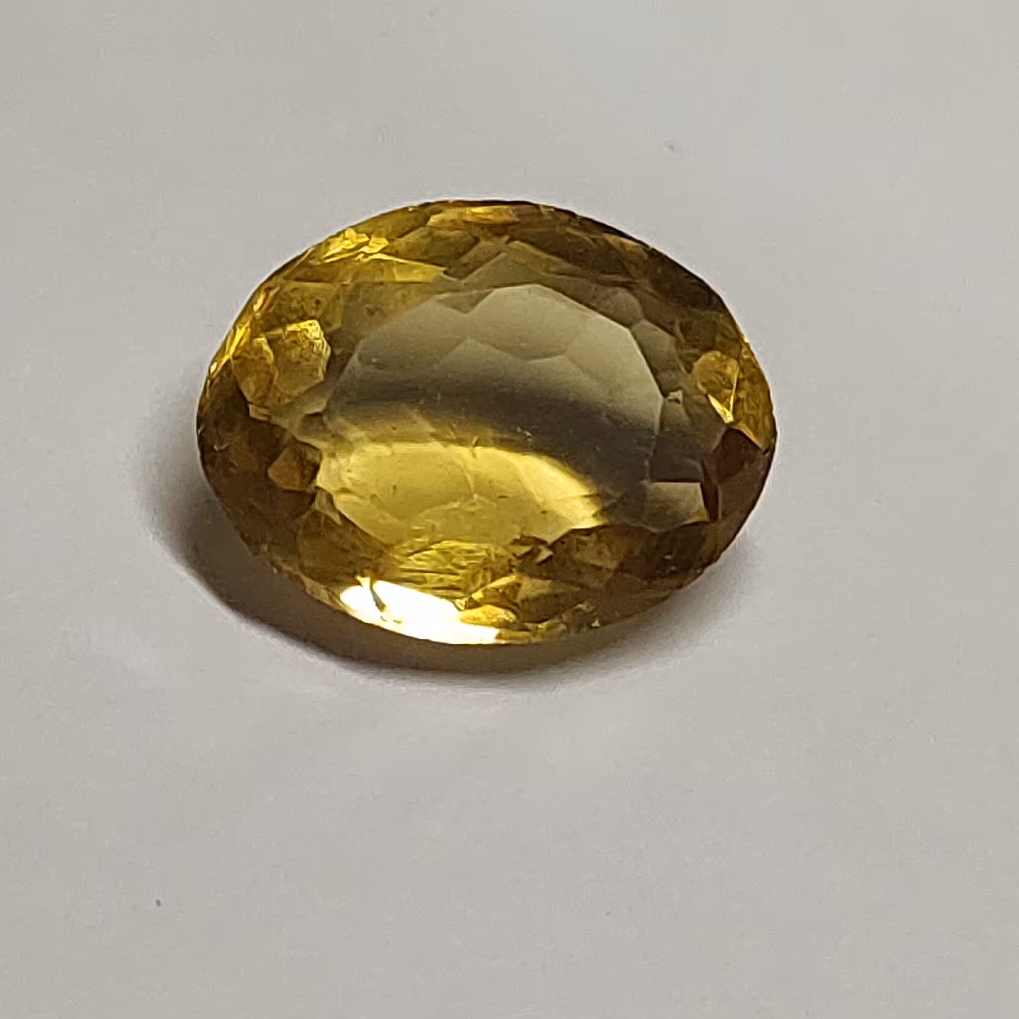 سیترین طلایی یا سیترین برزیلی 7.3 قیراطی تراش لیزر سنگ ماه تیر