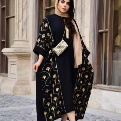 پانچو زنانه ابروبادی مدل پانچ پروین26181 فری سایز38 تا48 جنس : بابوس درجه یک رنگ بندی : مشکی