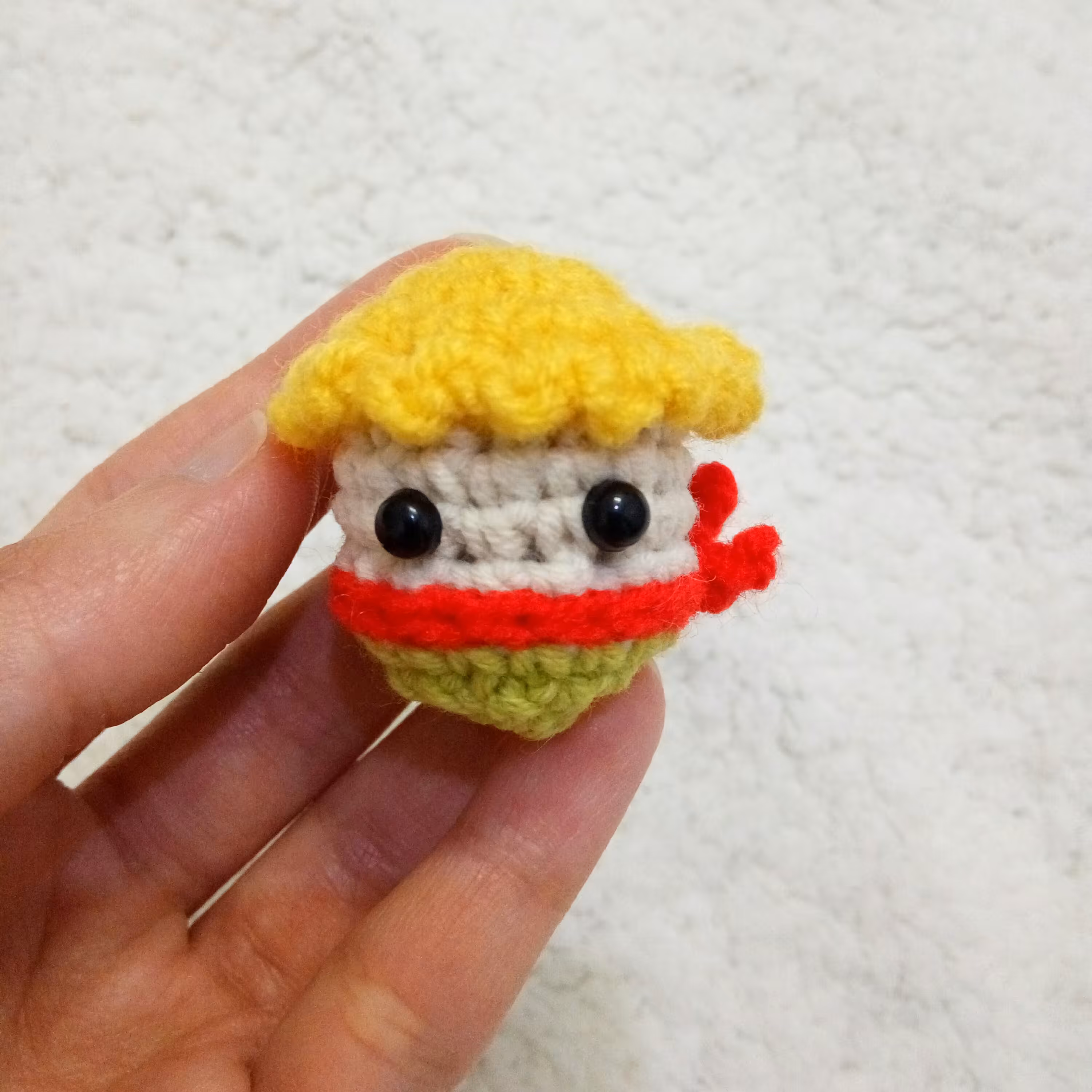 مینی عروسک بافتنی فانتزی دستباف طرح شازده کوچولو سفیرباف