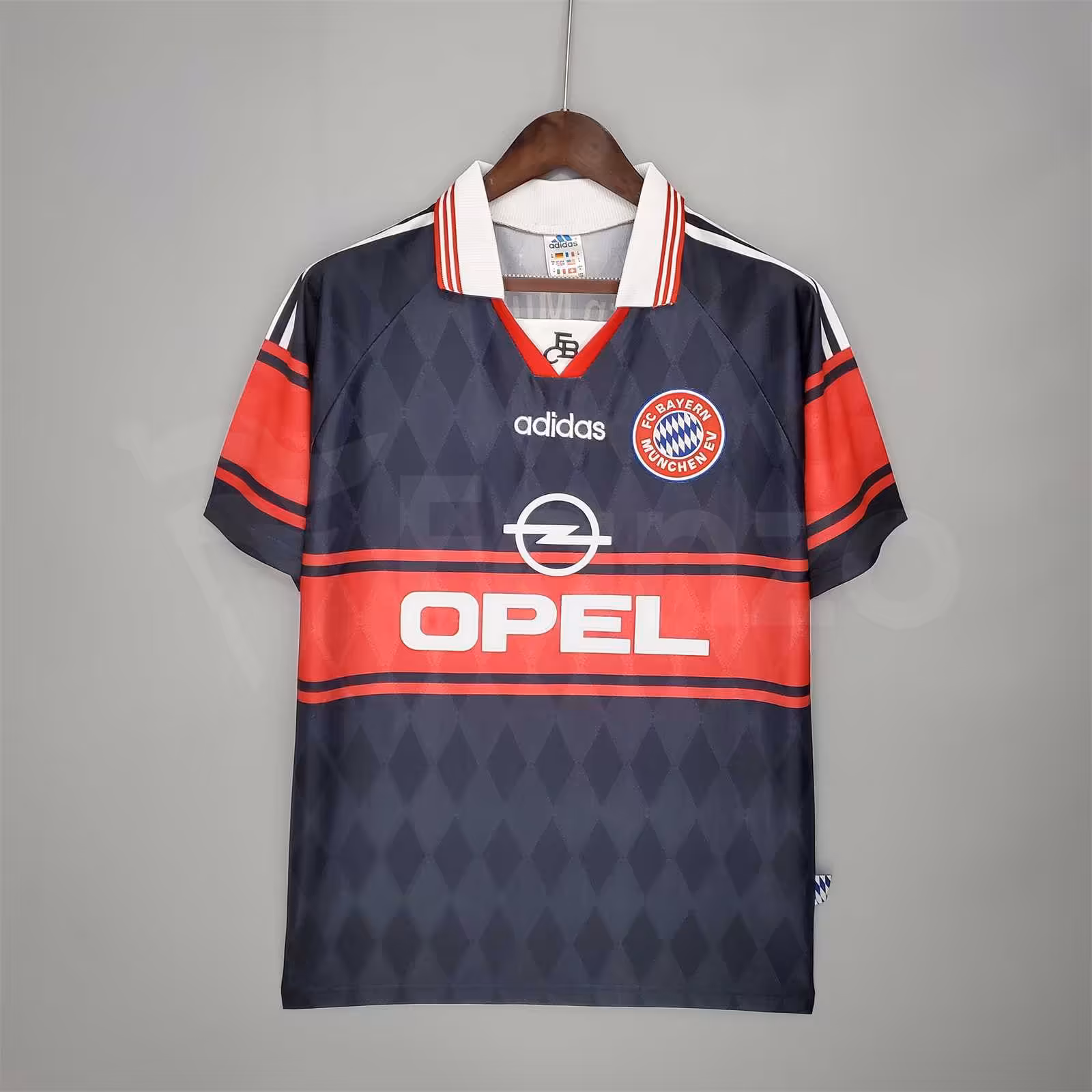 لباس اول کلاسیک بایرن مونیخ 1999-1997