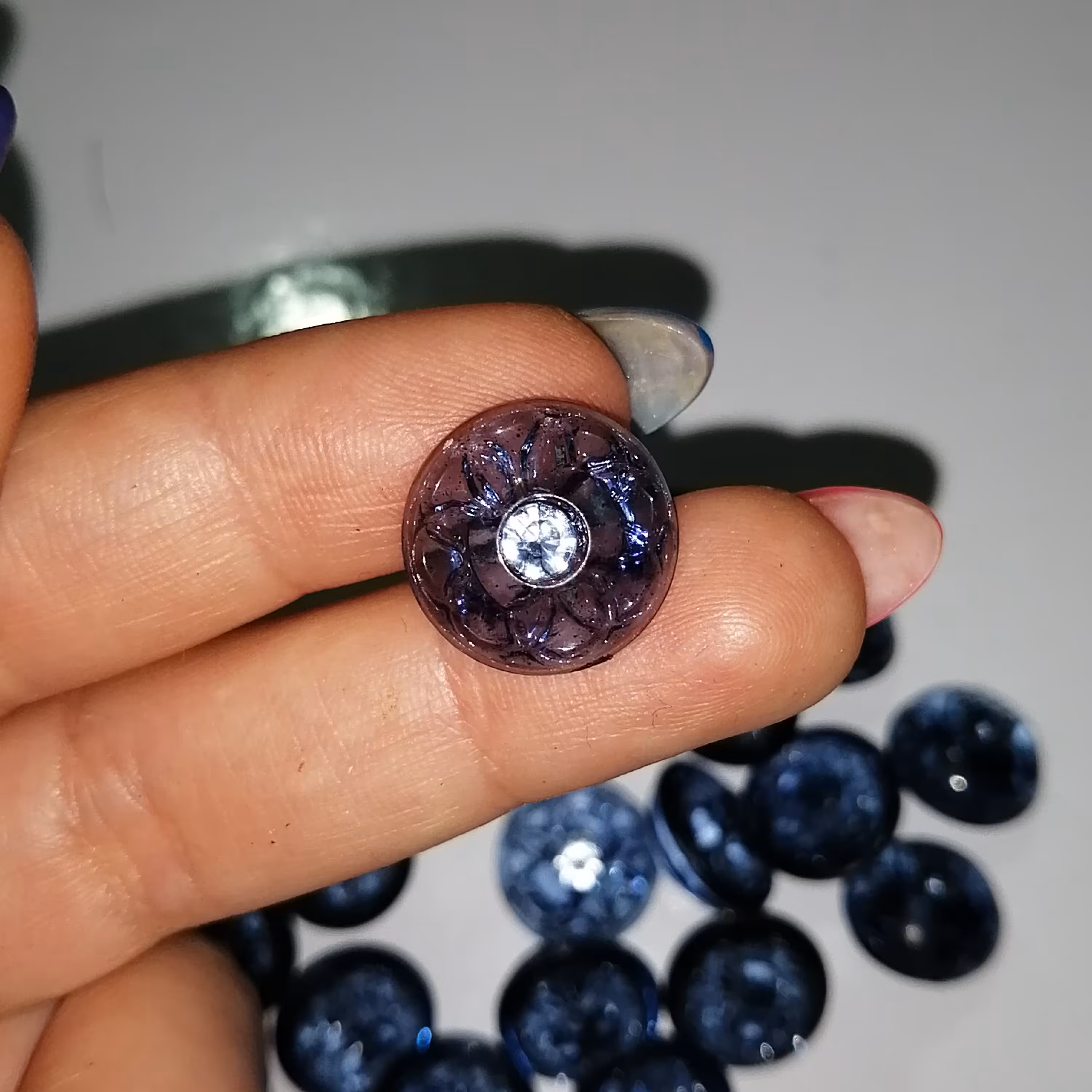 دکمه لباس طرح شیشه ای نگین دار رنگ آبی  بسته 10  عددی 