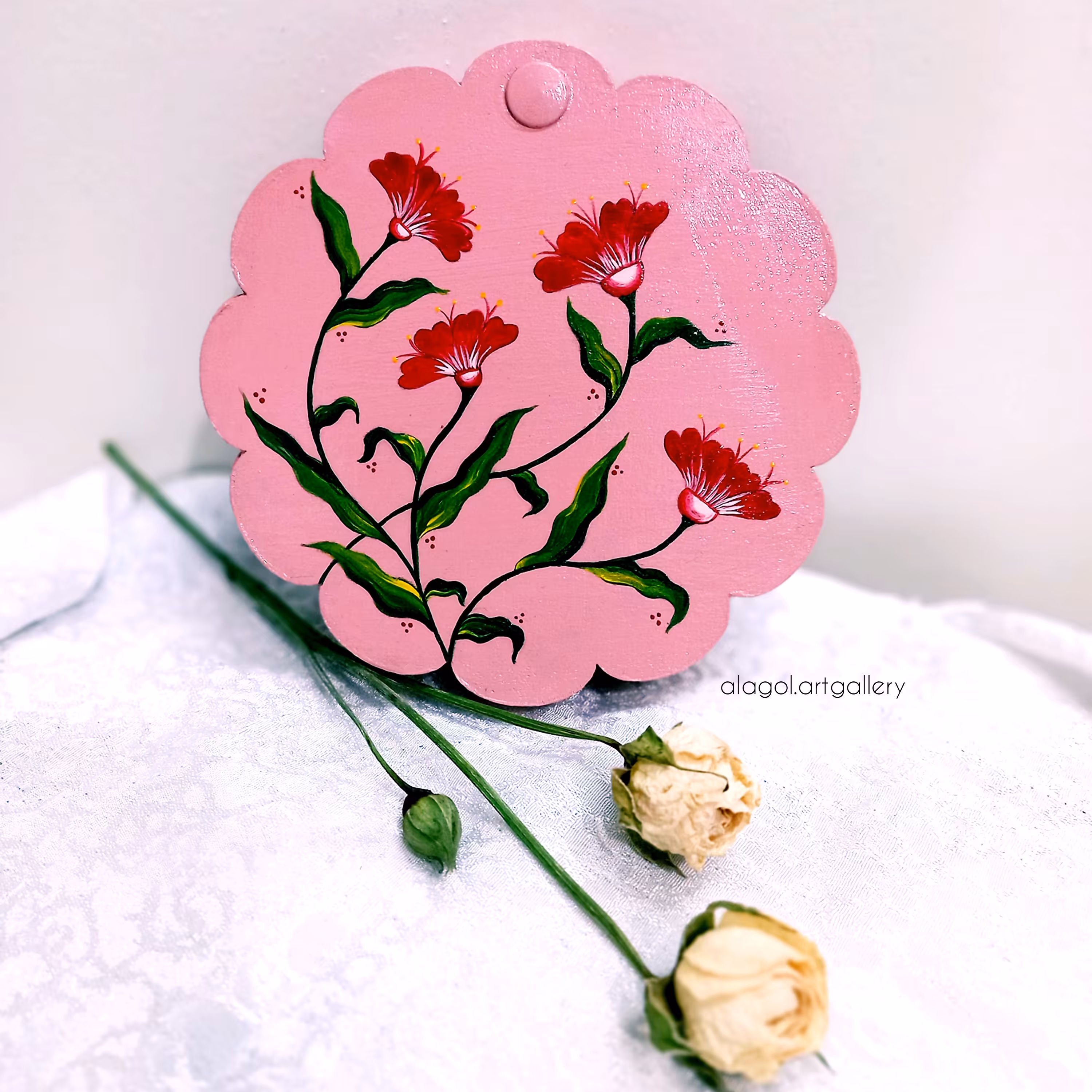 آینه جیبی نقاشی شده دالبری دردار طرح باغ گل