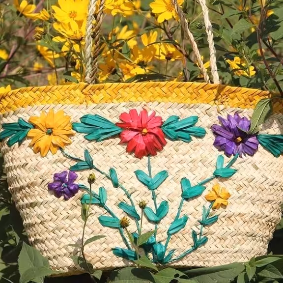 زنبیل حصیری طرح پر گل