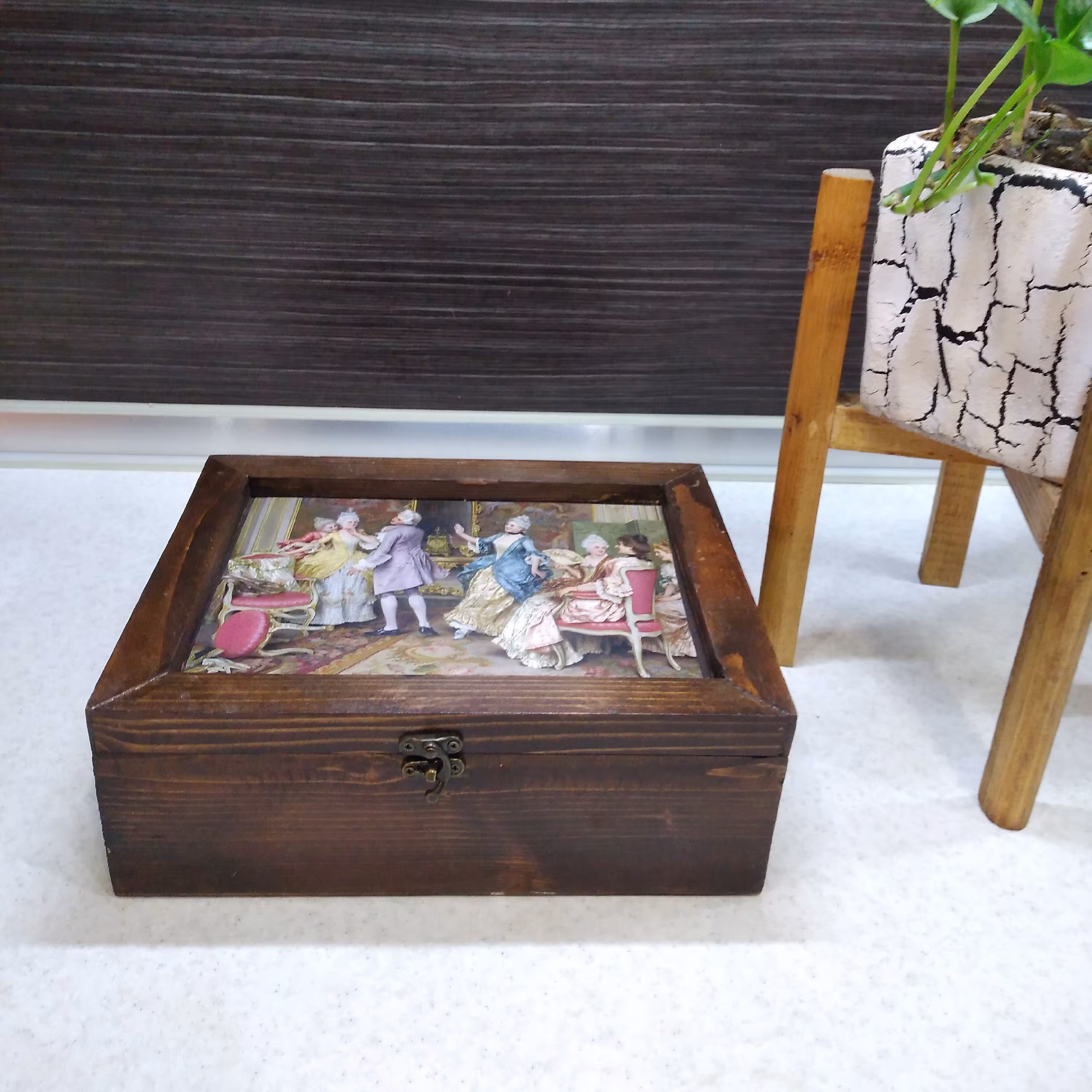 جعبه تیبگ چوبی پتینه و رزین کاری شده 