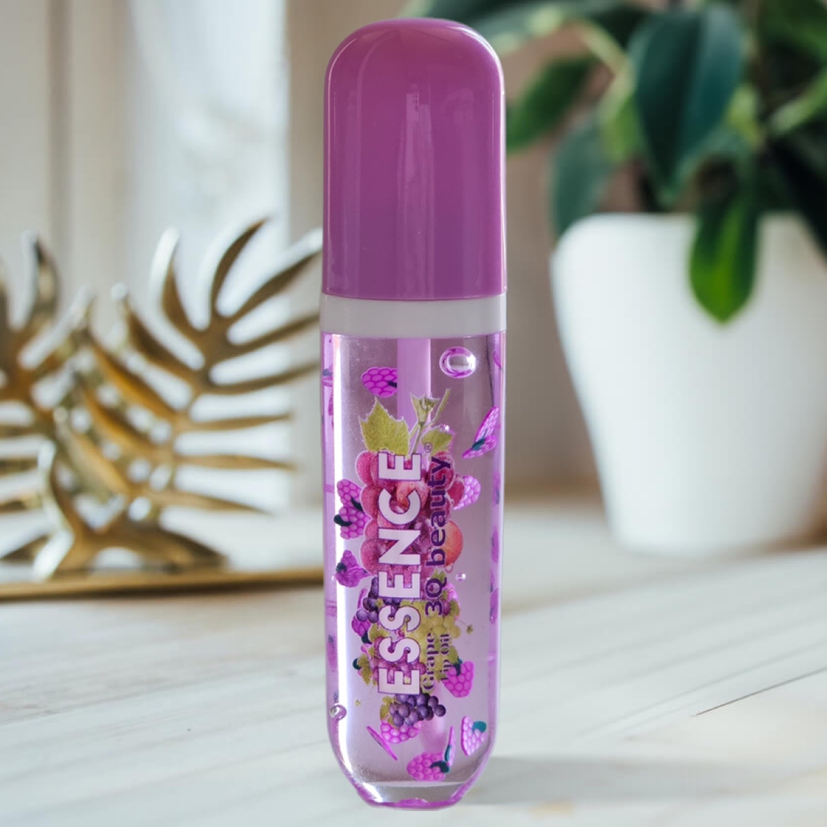 برق لب مایع میوه ای مدل اسنس essence