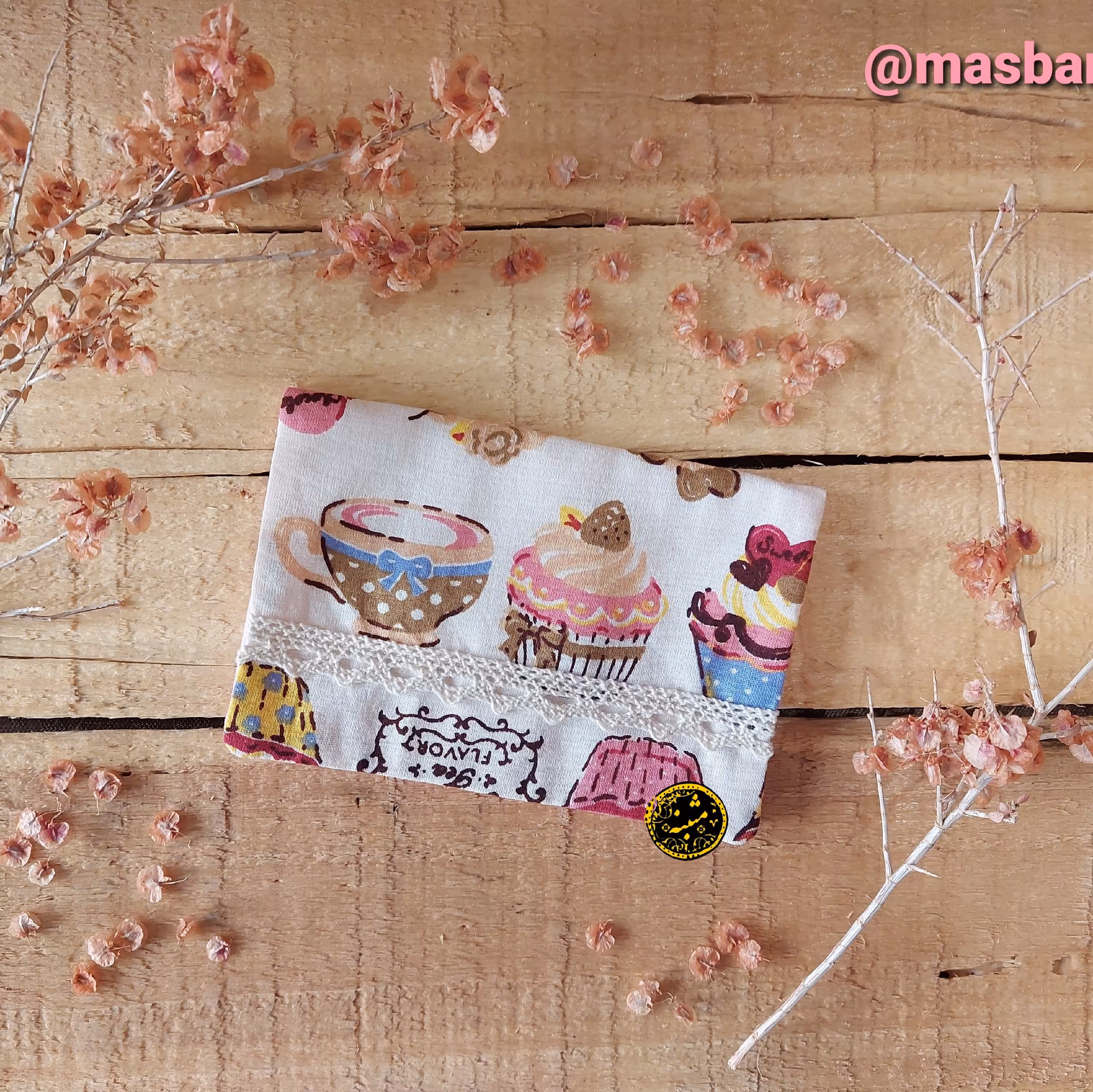 جا(کیف)دستمال کاغذی پارچه ای 
مدل شیرین