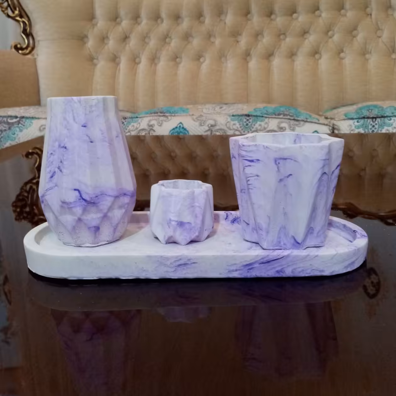 دکوری کادویی سینی گلدان سنگ مصنوعی  بنفش خوشرنگ و جذاب 