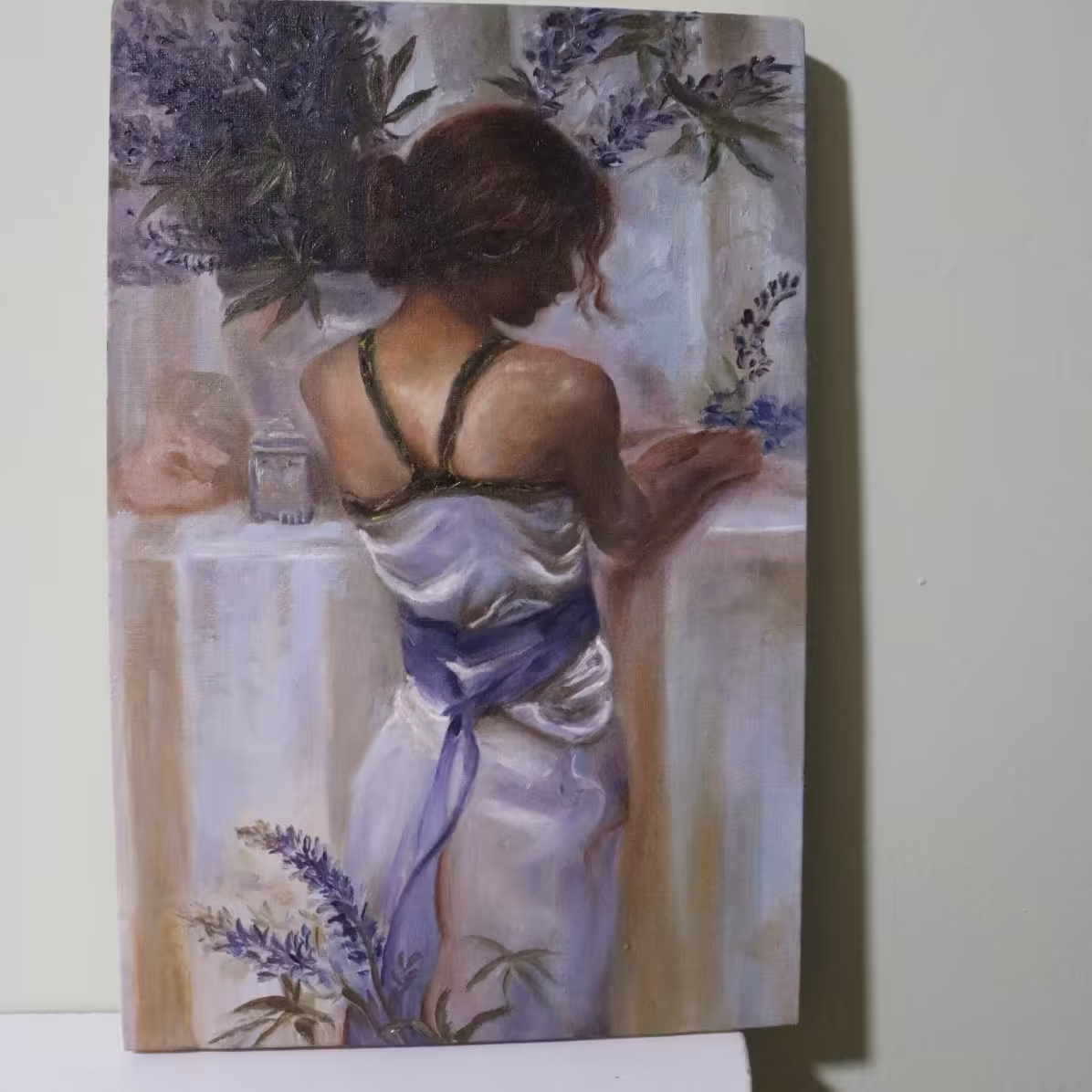 تابلو دختری با لباس بنفش. رنگ روغن روی بوم (20 در30)
