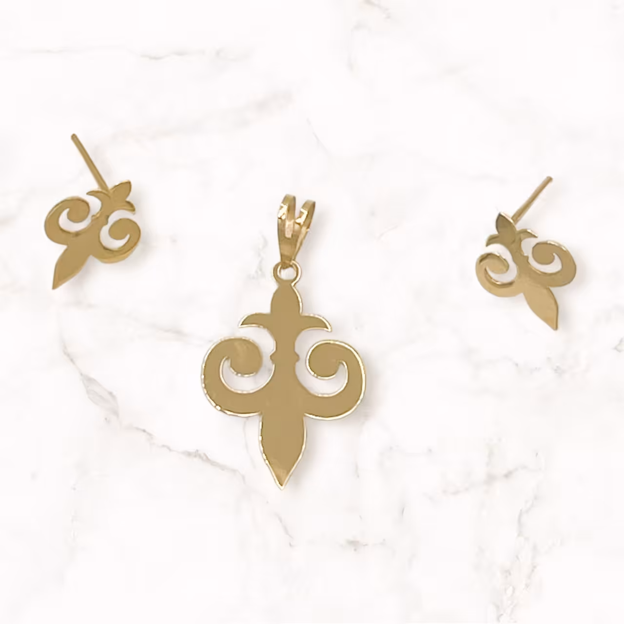 نیم ست طلای 18 عیار طرح نیزه سبک و کادویی