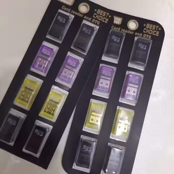 رم ریدر  طرح فلش  در مدل های متنوع  سبک و کوچک دارای گیربند رنگ بندی بنفش زرد مشکی