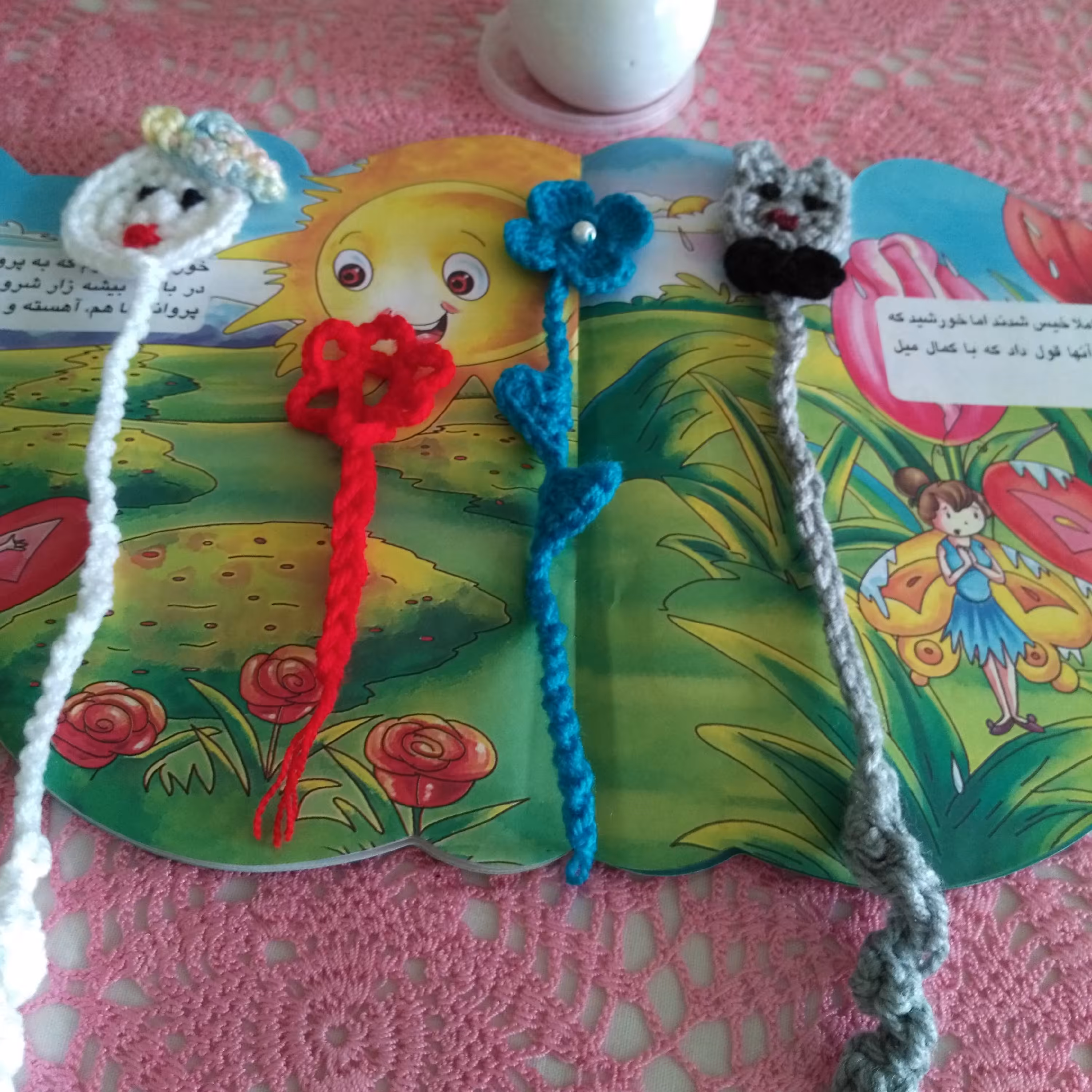 نشانگر کتاب،با بافتی بسیار زیبا و خوش بافت ،مناسب کوچک و بزرگ