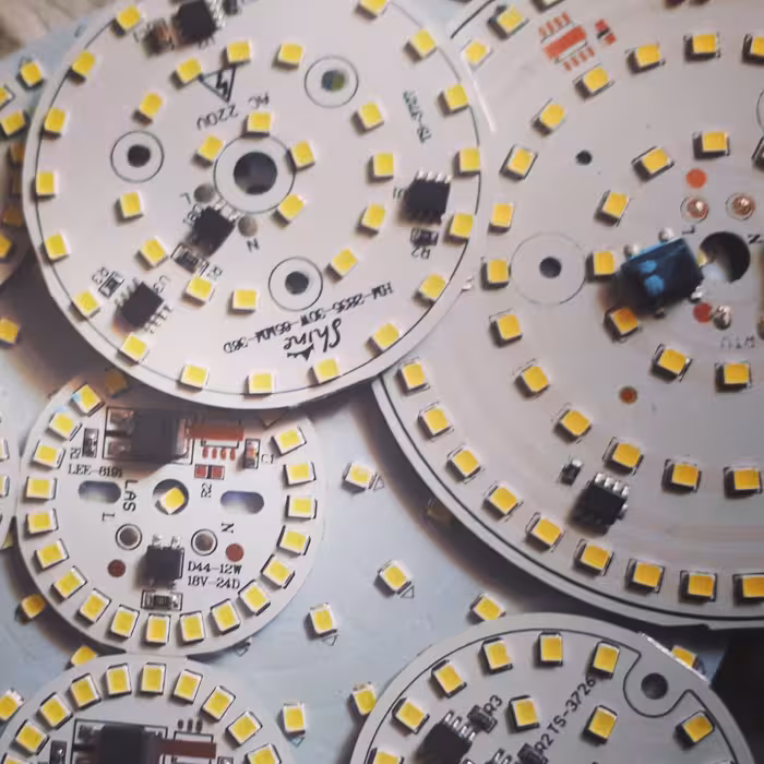 انواع لامپ،صفحه های 220 ولت وات پایین 