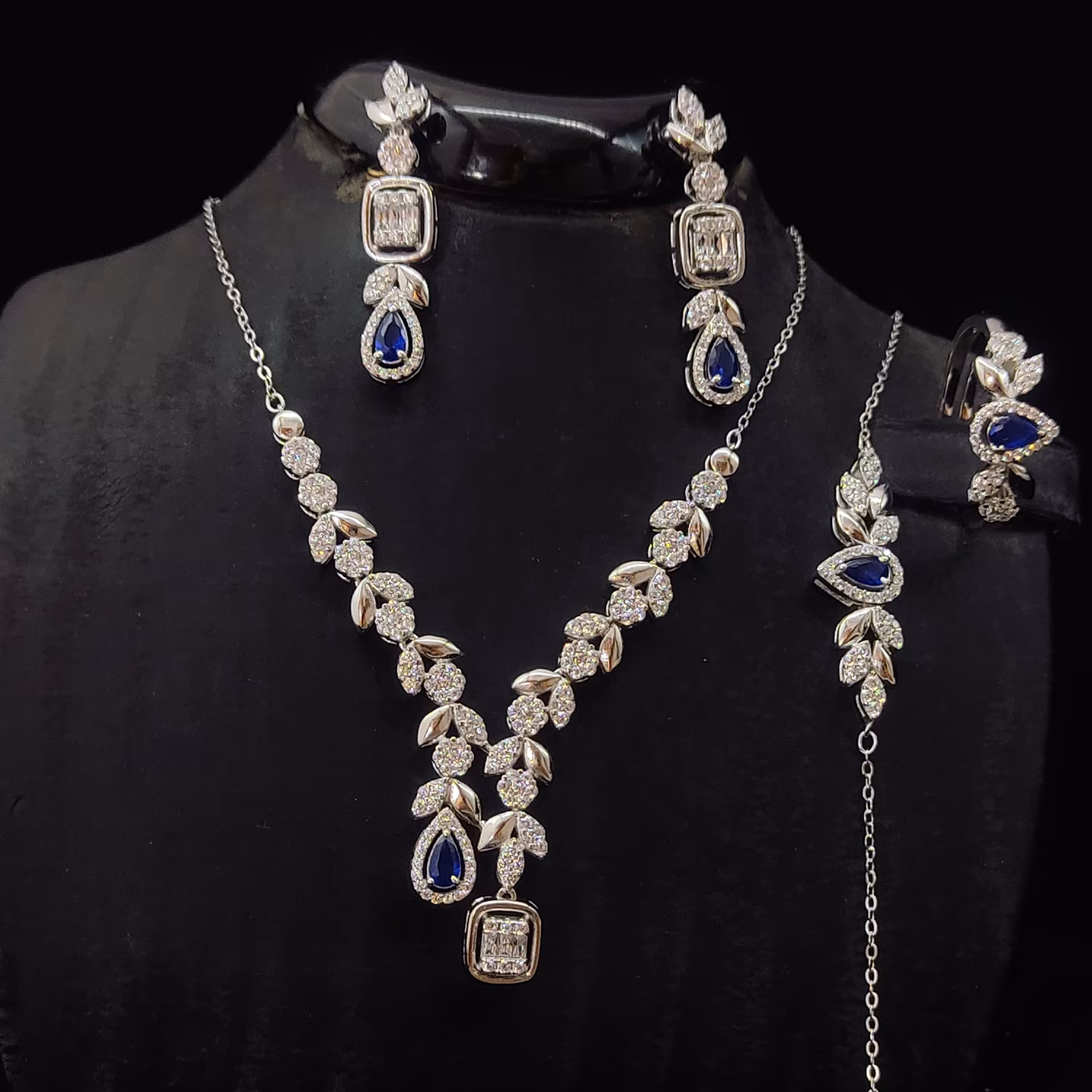 ست نقره خارجی مدل اشکی نگین آبی