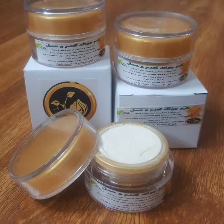 کرم جوانه گندم و عسل