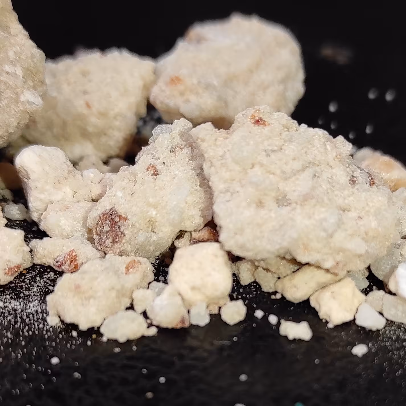 بخور جاوی سفید خلیجی اصلی حبه قندی پک 70 گرمی 