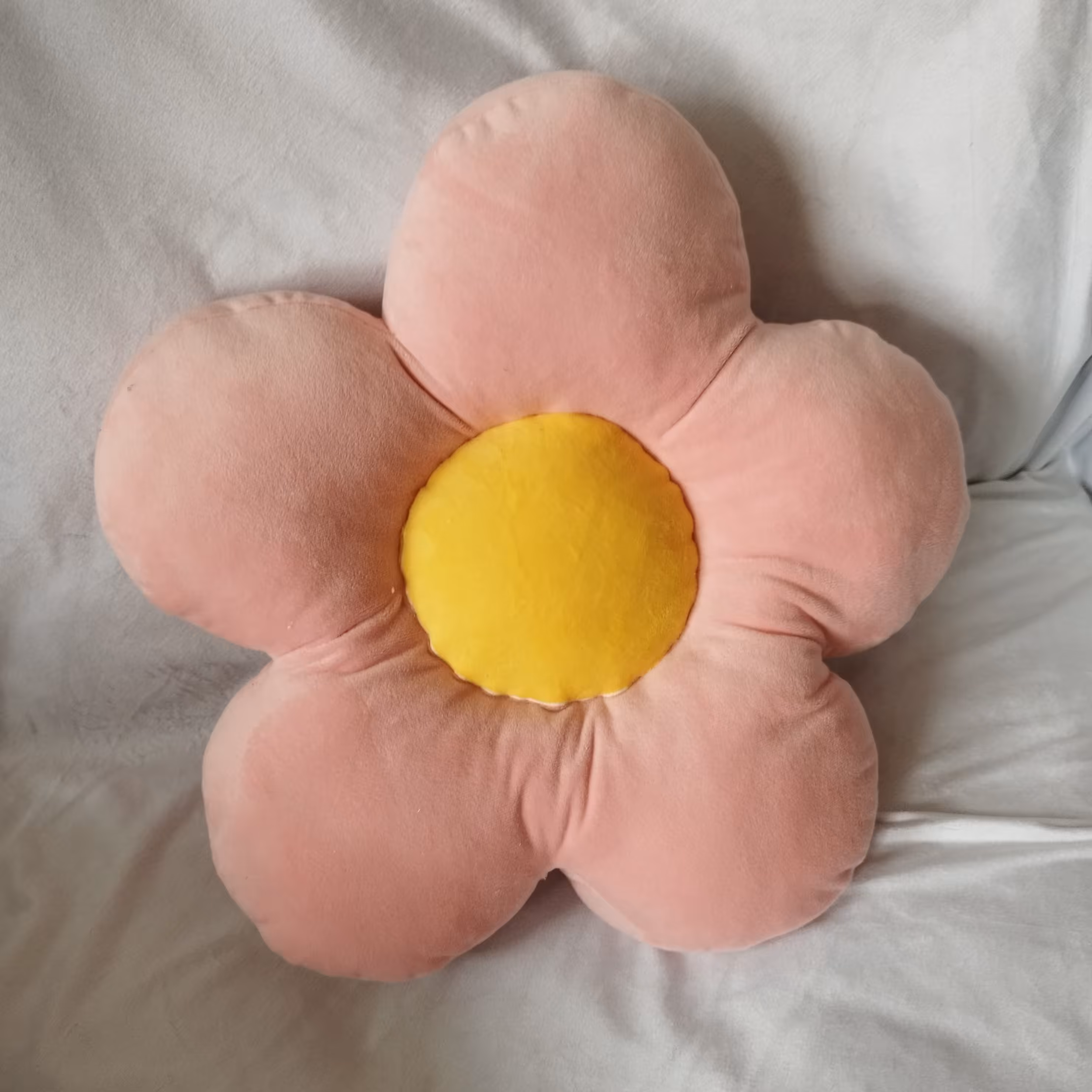 کوسن .وزن 650گرم .جنس مخمل کریستال .قابل شستشو .فانتزی