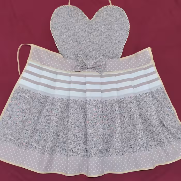 پیشبند سه لایه چین دار