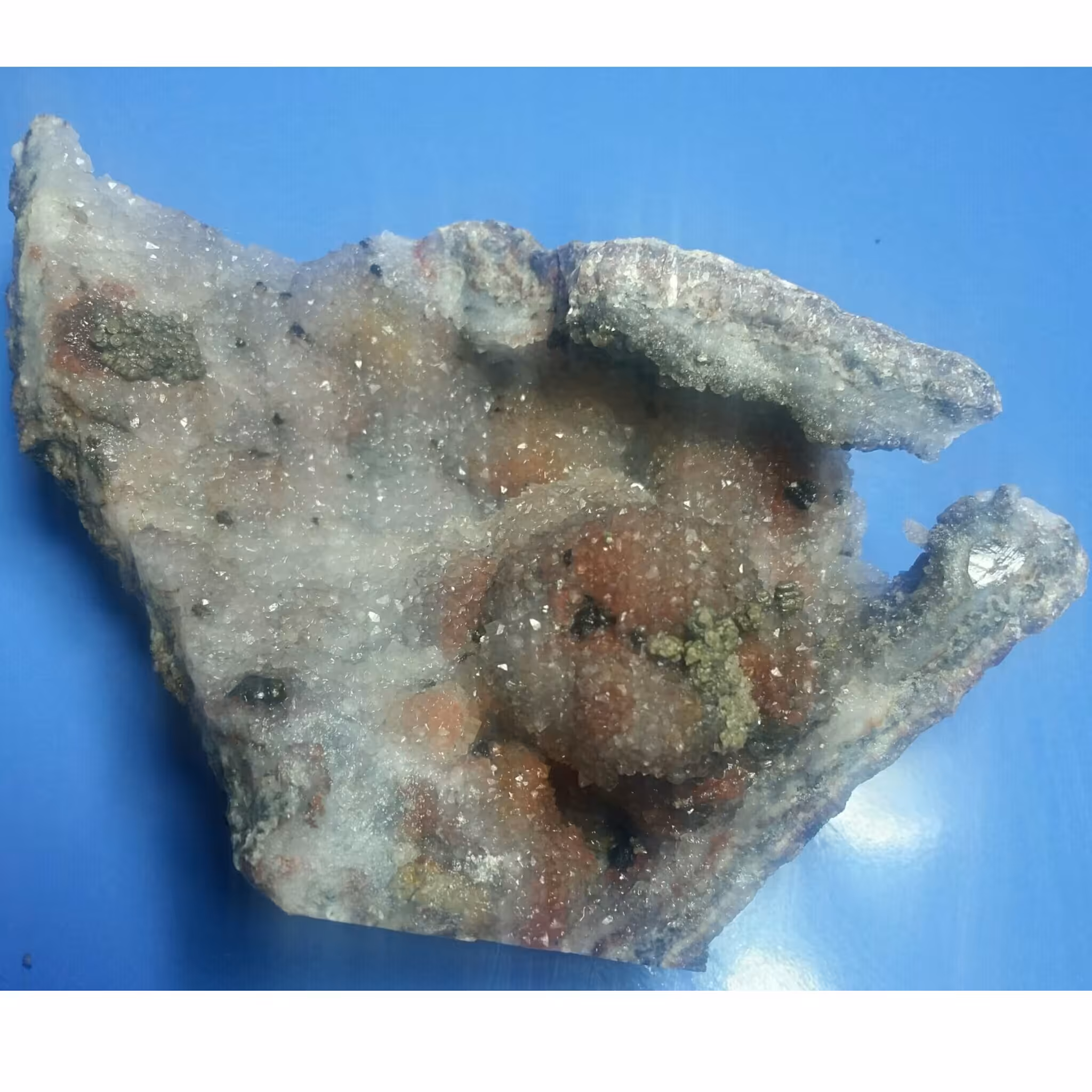 راف نمونه کلکسیونی با بلور های خاص و بسیار زیبا و چشم نواز طبیعی و بدون بهسازی