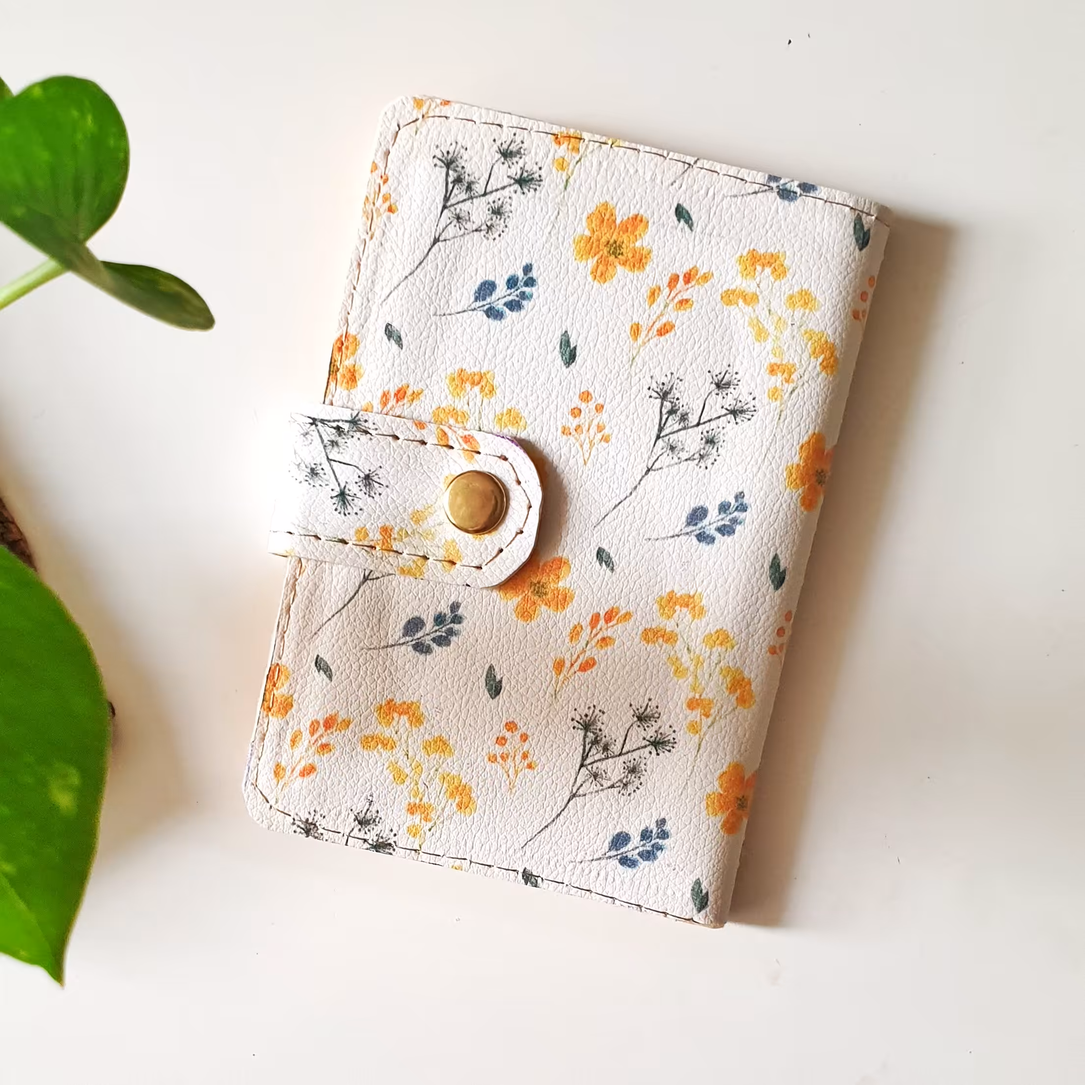 جلد مدارک (جا کارتی) چرمی فانتزی گل زرد