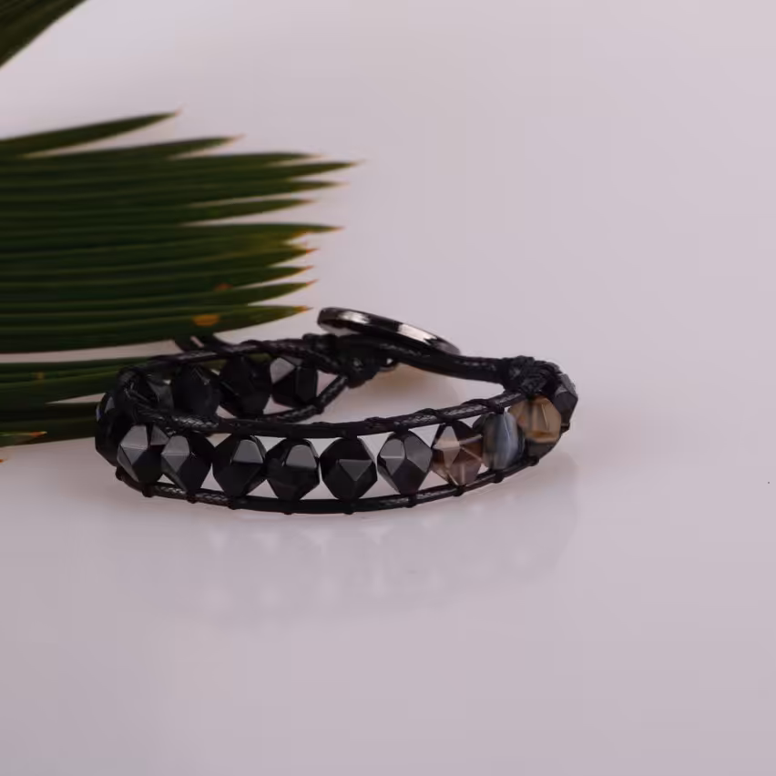 دستبند عقیق سیاه و چرم