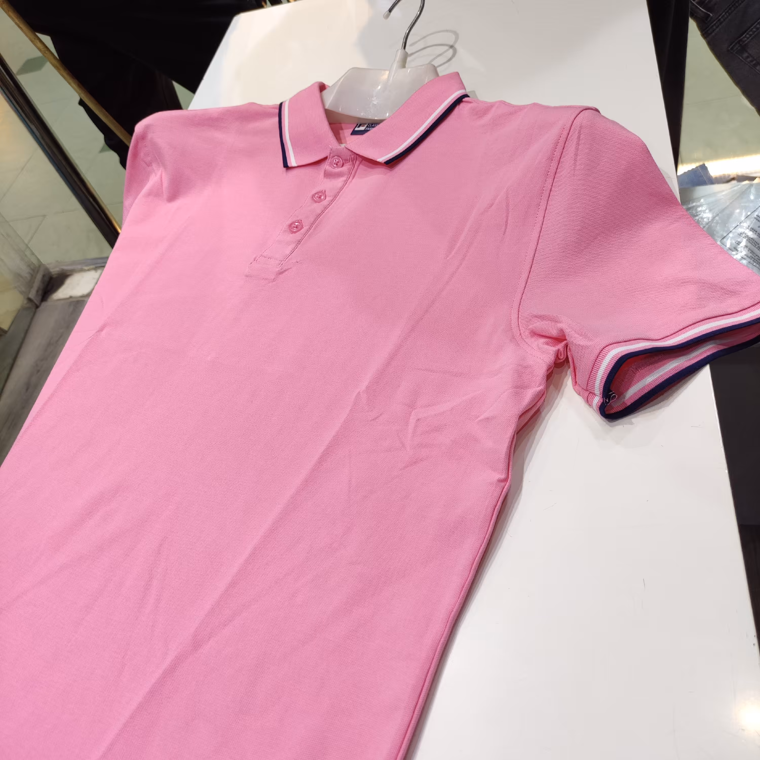 تیشرت یقه دار  جودون تابستانی در نگ های کرم صورتی آبی آسمانی

در  رنگ سایزبندی
