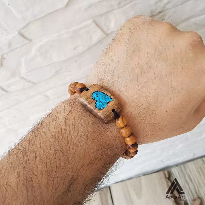 دستبند چوبی فیروزه کوبی شده طرح قلب