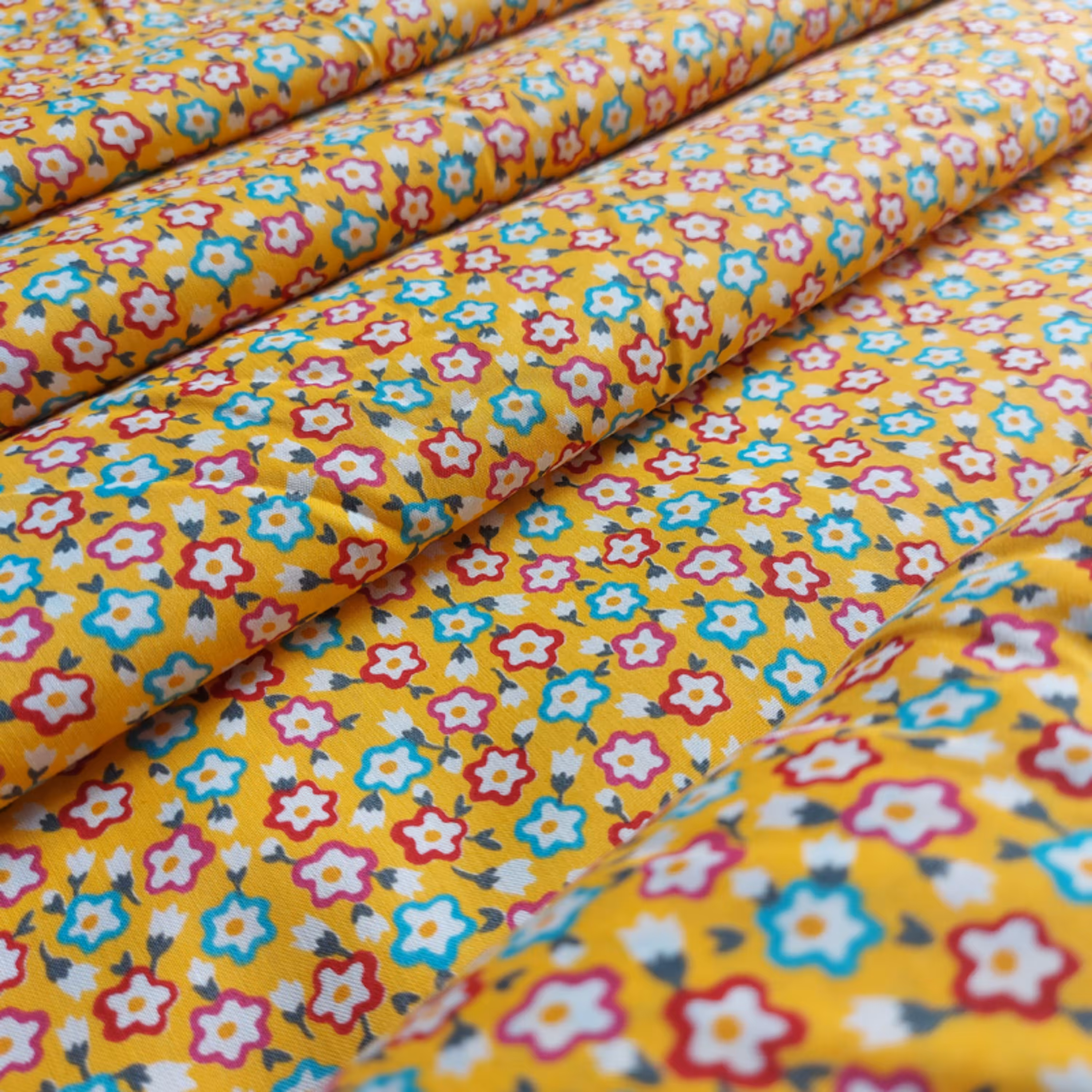 پارچه گل گلی تترون اعلا نگین پارچه سرای رزاق