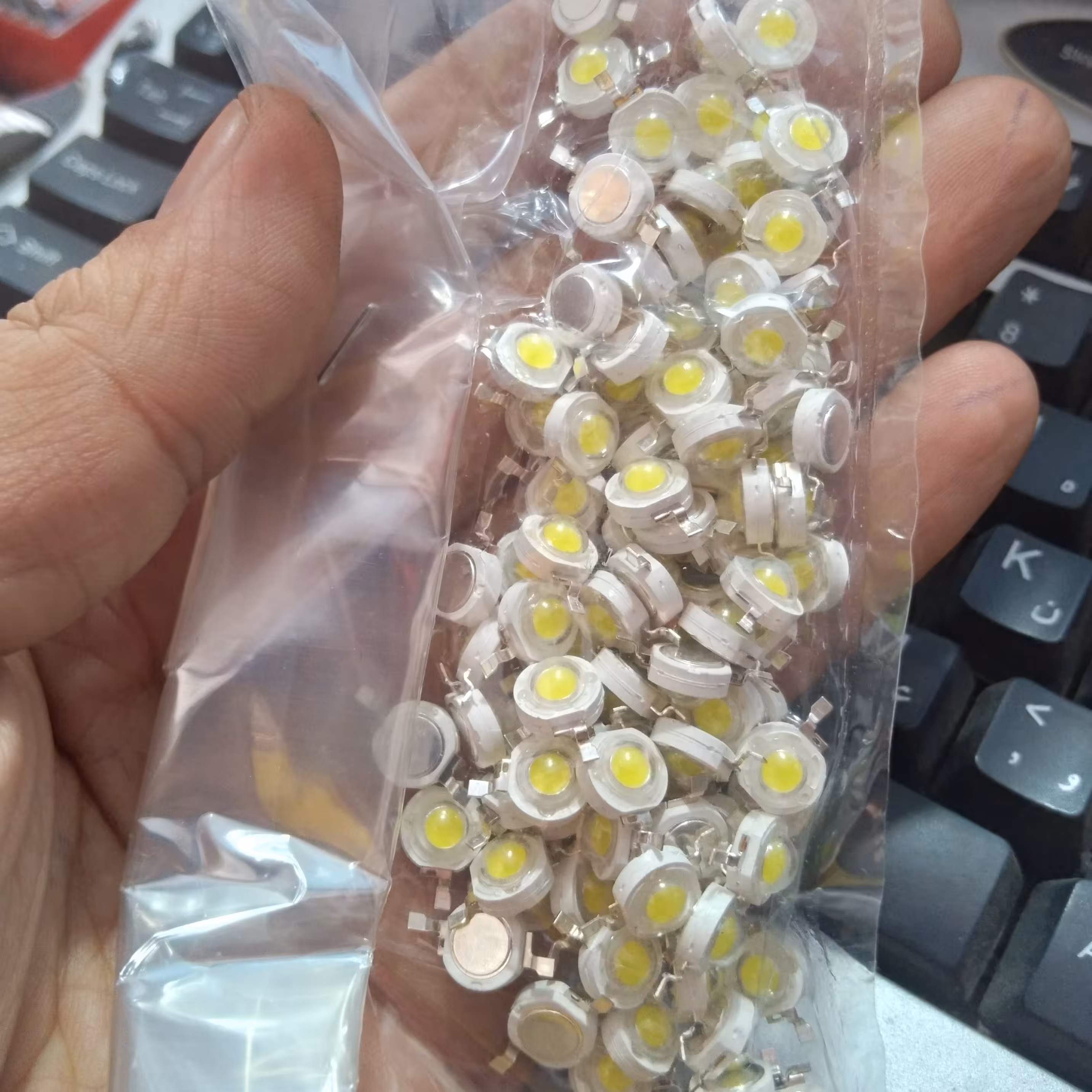 لامپ ال ای دی 1 وات یخی .لامپ چراغ قوه