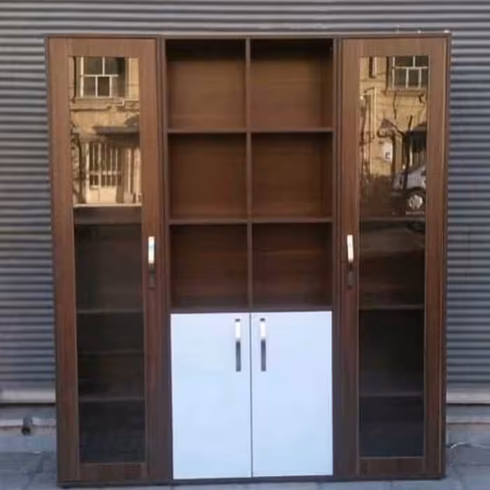 کتابخانه اداری شیشه ای بزرگ