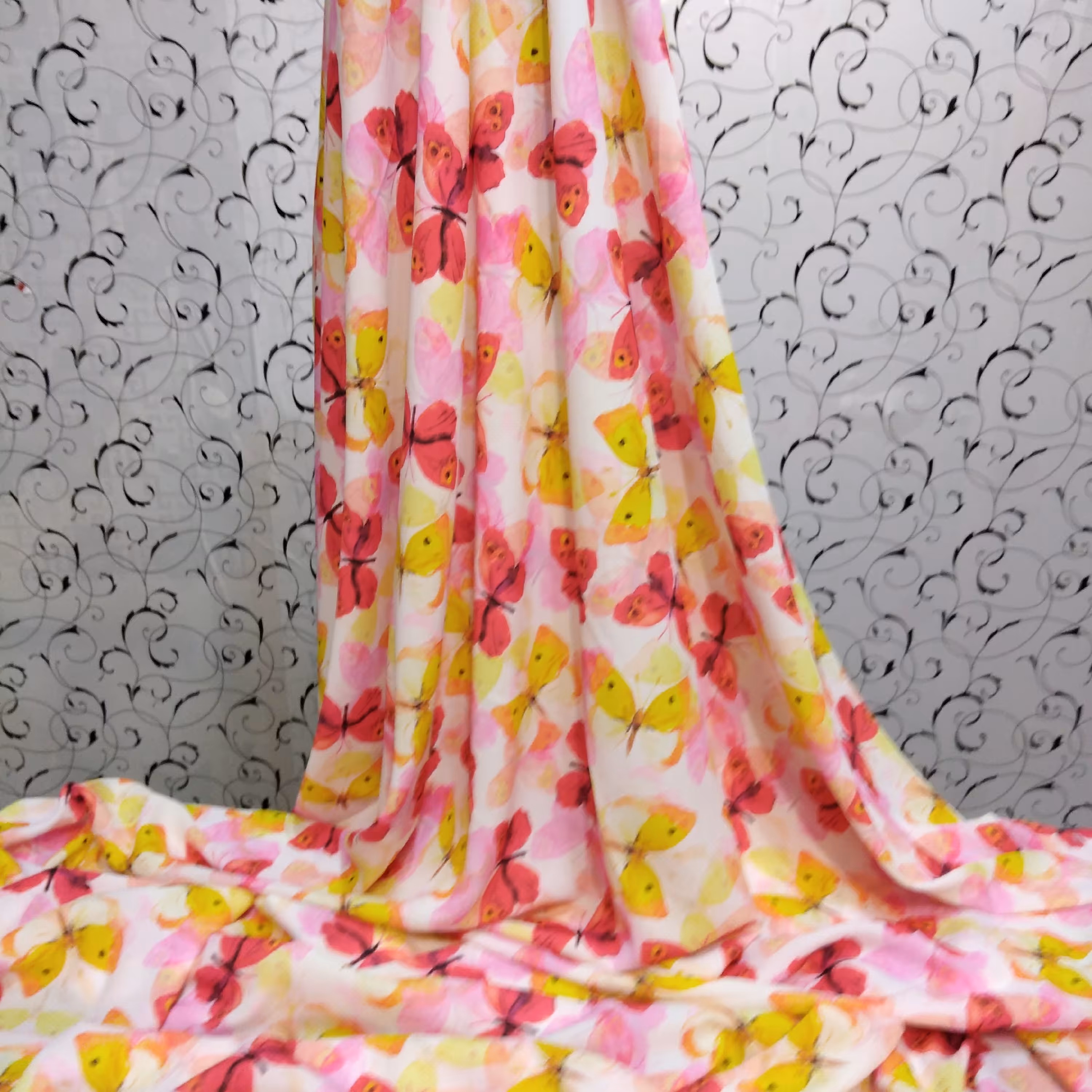 پارچه کرپ حریر طرح دار 3