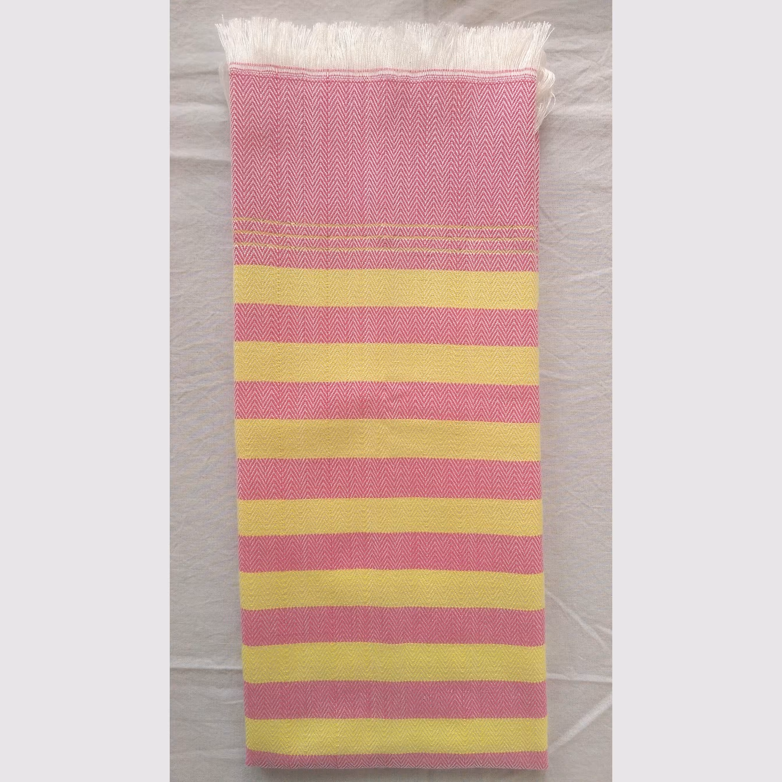 حوله دستباف دست و صورت راه راه صورتی با خطوط زرد و حاشیه طلایی