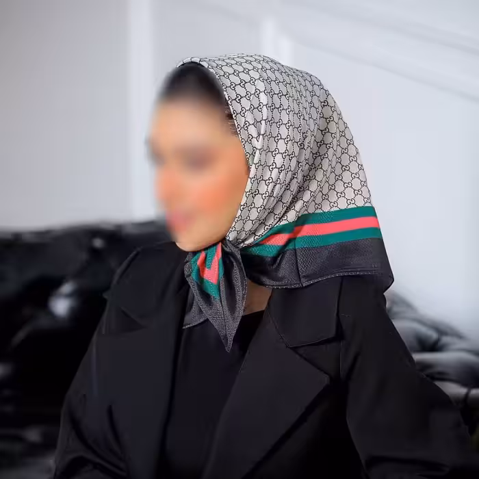 مینی اسکارف (باندانا) طرح گوچی زمینه استخوانی  ارسال رایگان 