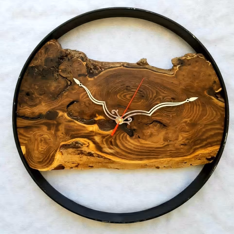 ساعت چوب سنجد با رینگ فلزی   قطر 40   با موتور آرامگرد عالی