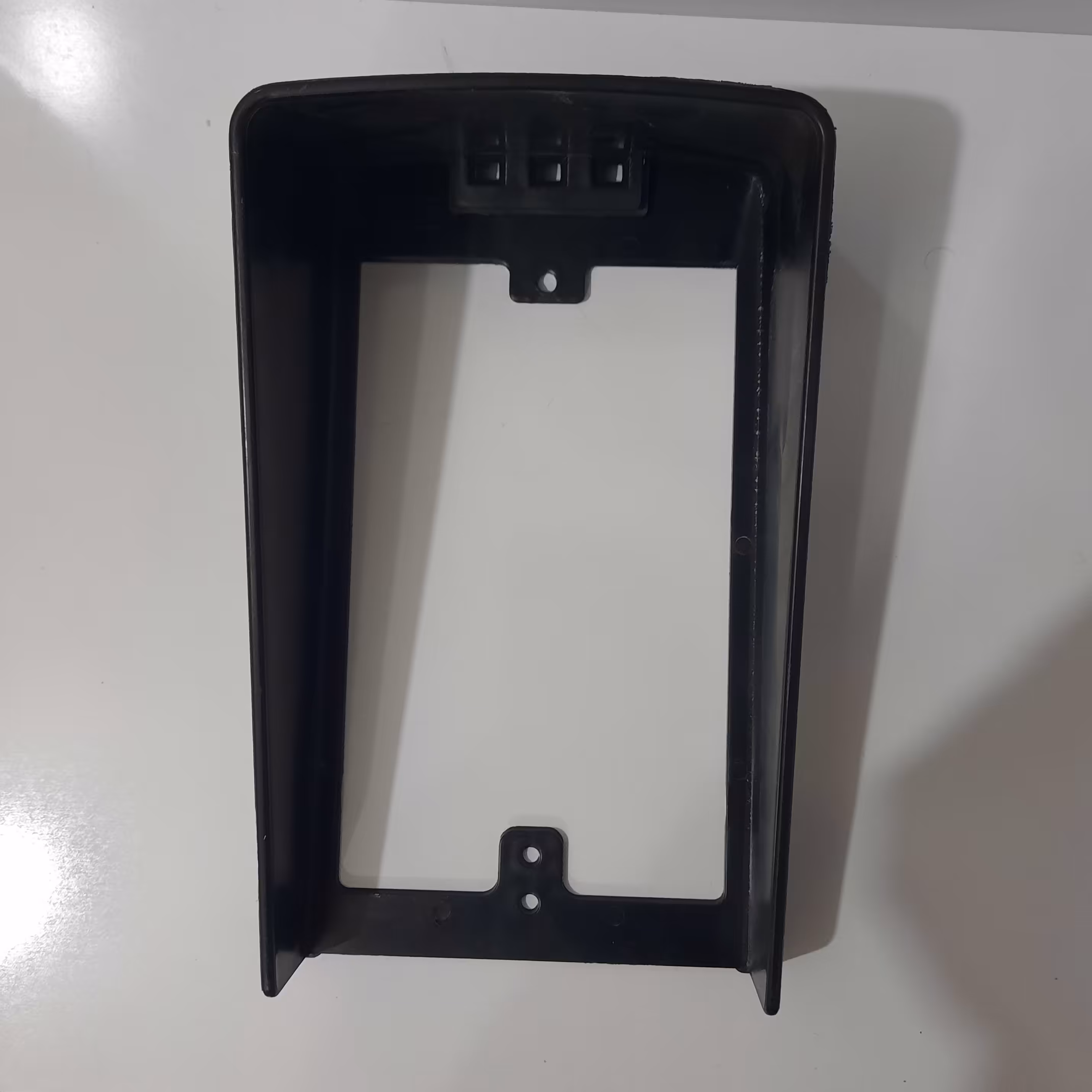 باران گیر آیفون اندازه  19 در 13  جنس نشکن و مقاوم