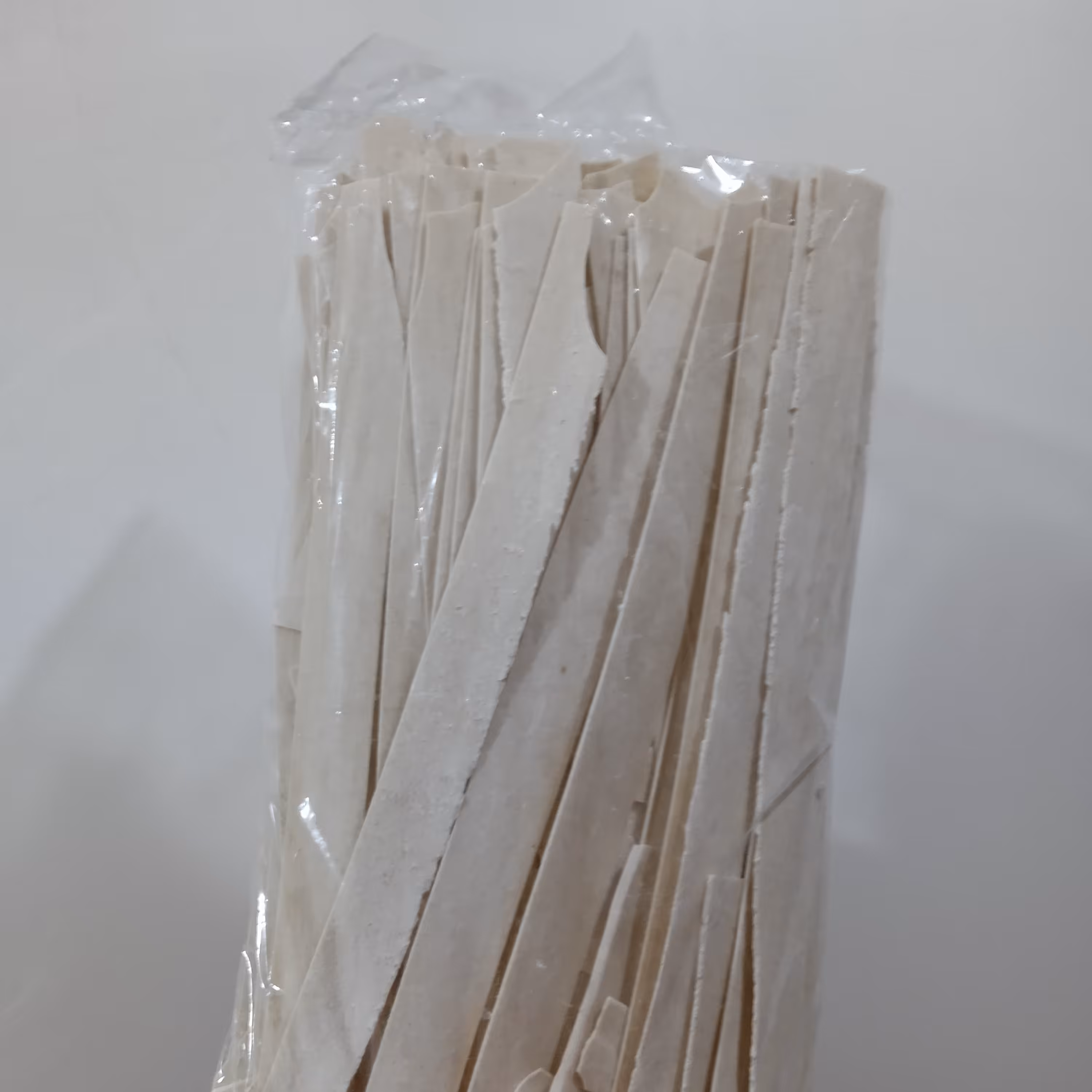 رشته لخشک طبیعی با ارد محلی بسیار باکیفیت و مفید خوشمزه