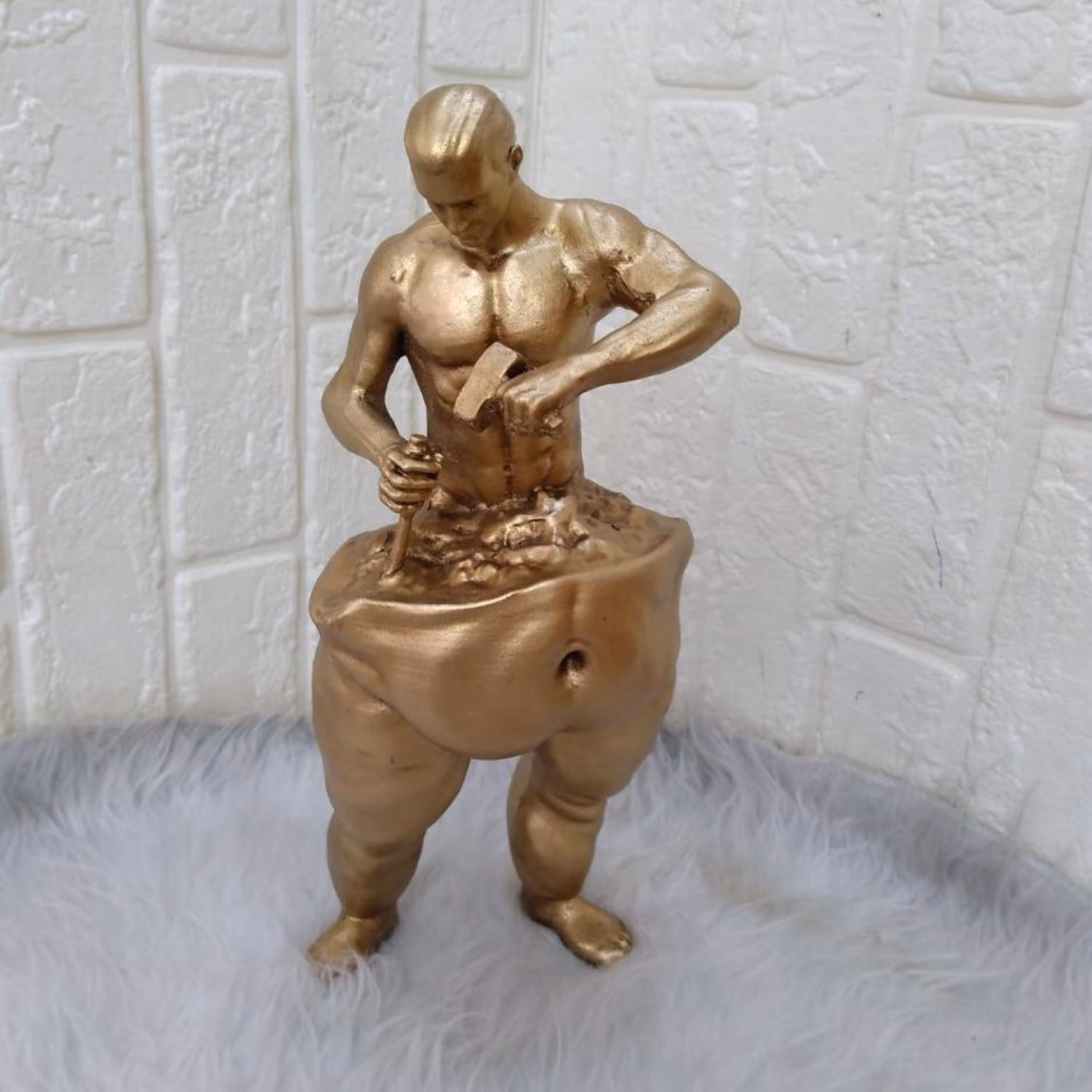 مجسمه بدن ساز-جنس پلی استر- ارتفاع 30-عرض14