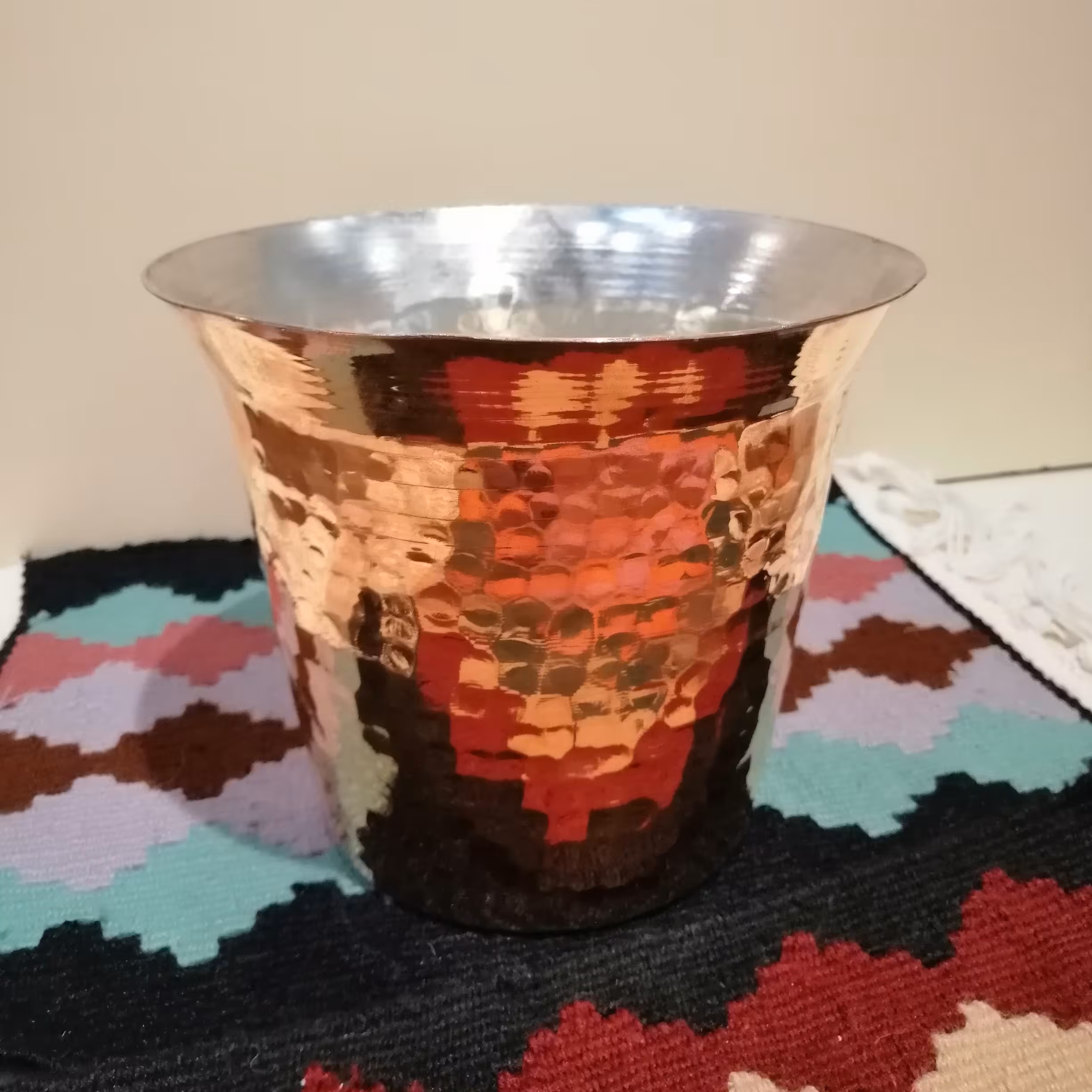 گلدان و جا یخی و ظرف اجیل خوری مسی تماما کار دست 