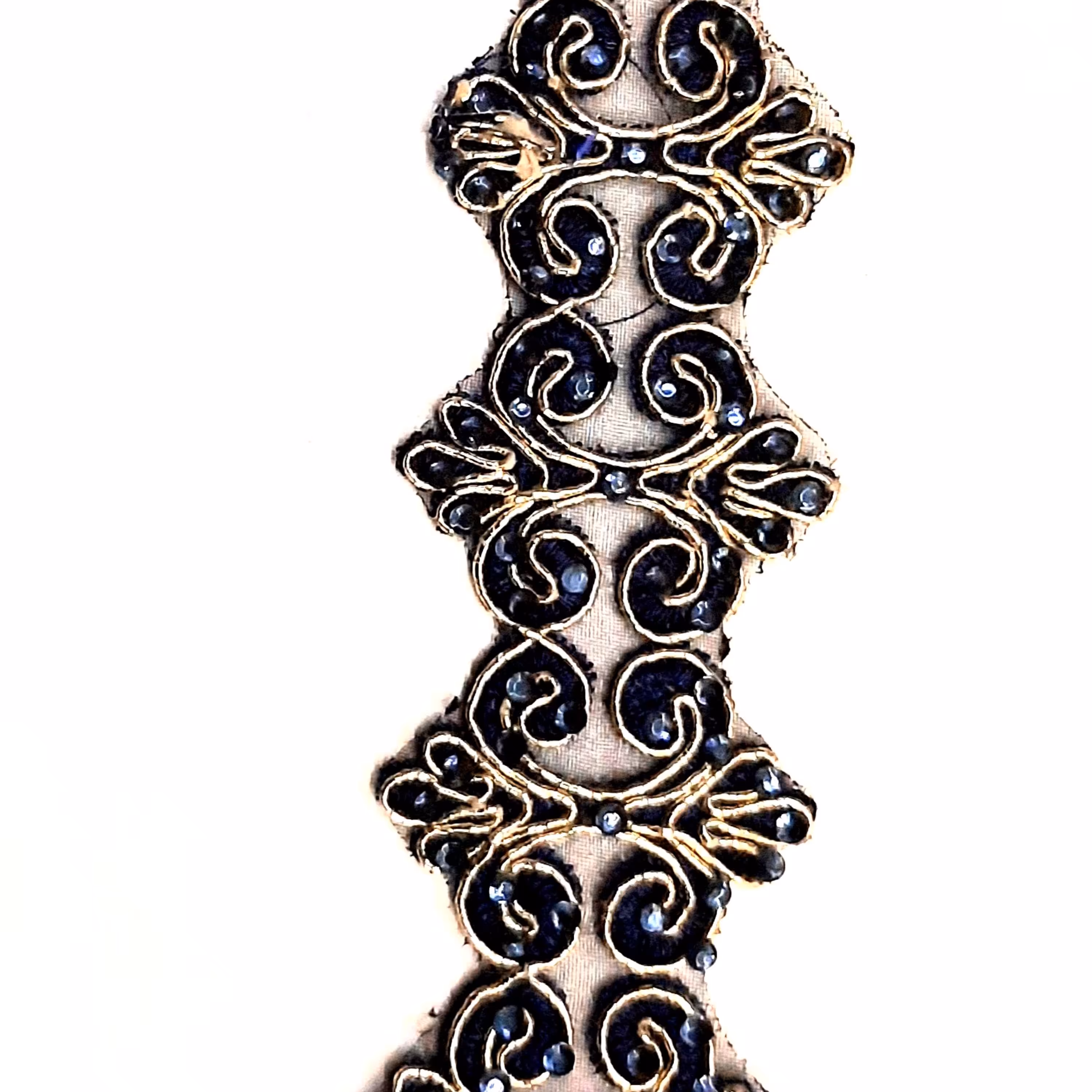 یراق و نوار  لباس زنانه نگین کاری شده 2 سانتی لوزی 