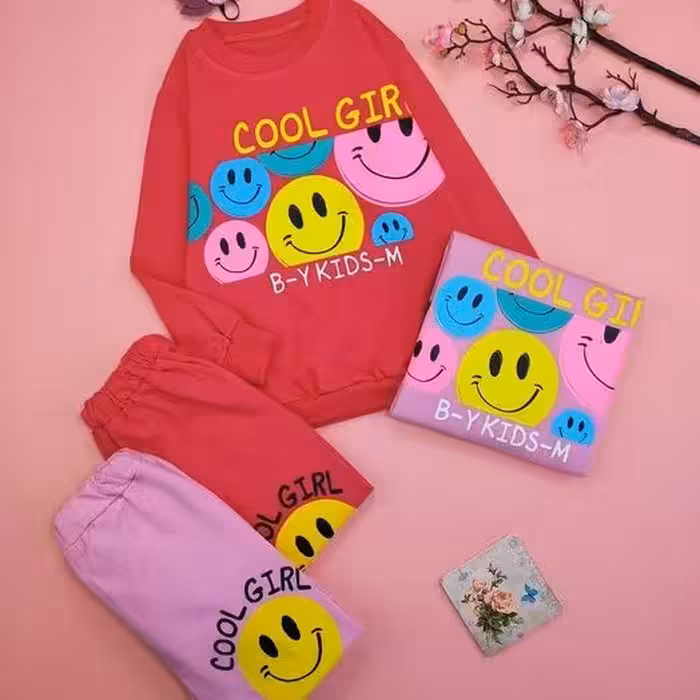 بلوز و شلوار دخترانه استیکر
جنس نخ پنبه

محدوده سنی:2تا10سال