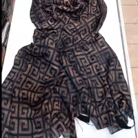 شال نخی  منگوله دار قواره 80 در 2متر تک رنگ  بسیار سبک  ایستایی عالی روی سر