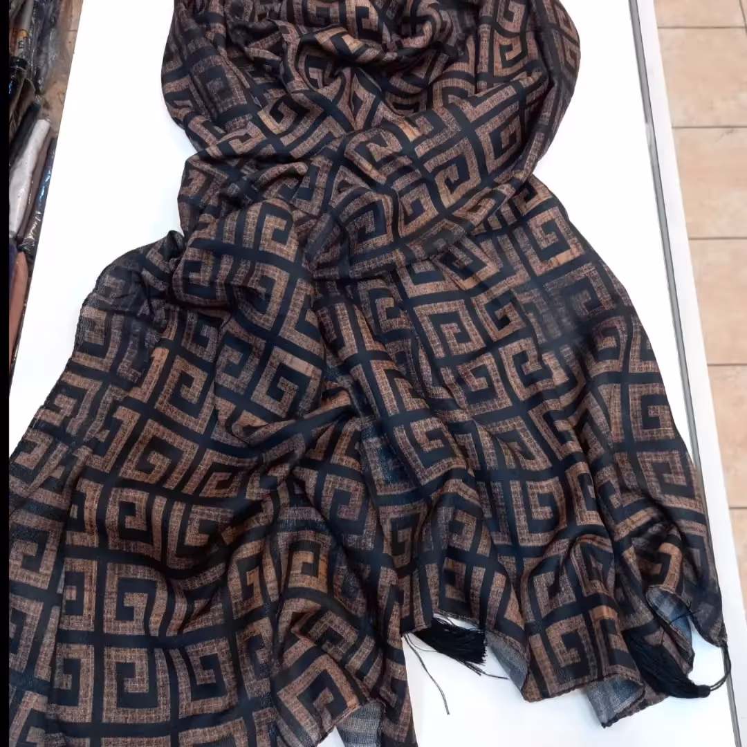 شال نخی  منگوله دار قواره 80 در 2متر تک رنگ  بسیار سبک  ایستایی عالی روی سر