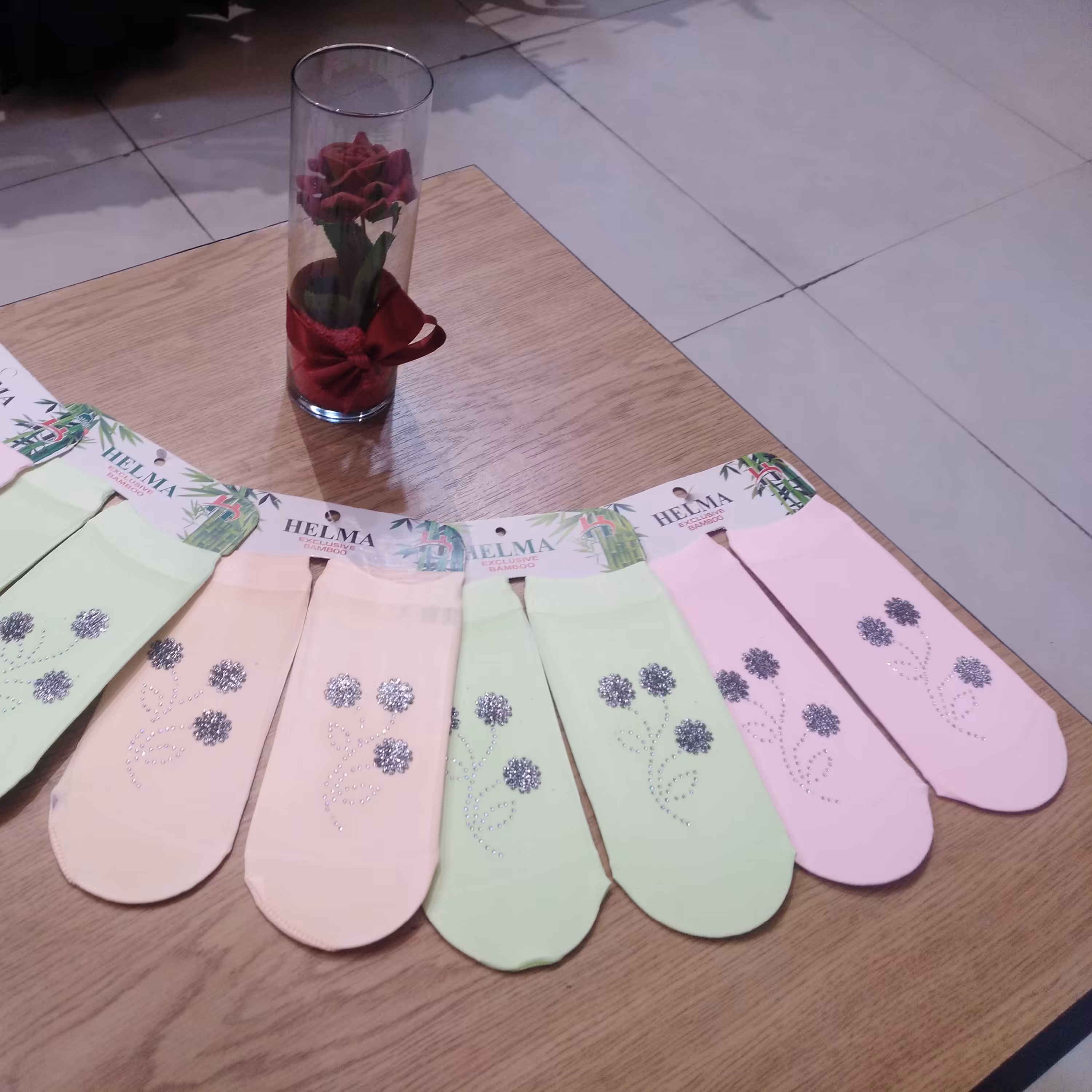 جوراب پنتی جنس خوب زنانه و دخترانه رنگ های پاستیلی برند Gap