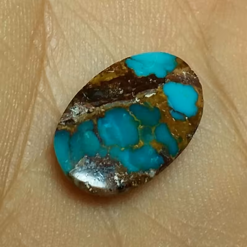نگین فیروزه اصل نیشابور تراش بیضی بسیار خوش رنگ و زیبا کد 10910