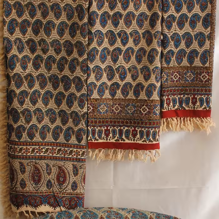 رومیزی قلمکار اعلا طرح بته آبی سایز 100 در 100