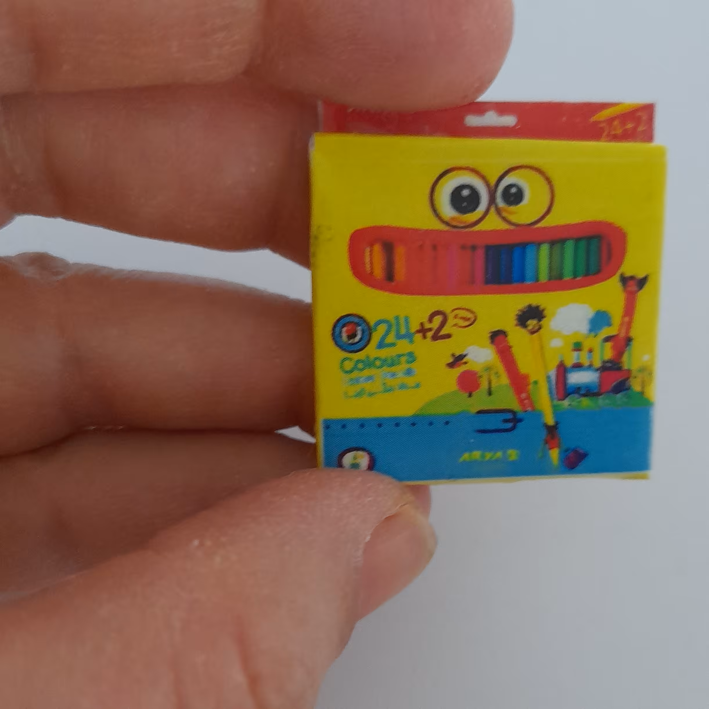 مینیاتوری مداد رنگی آریا 24 تایی دکوری