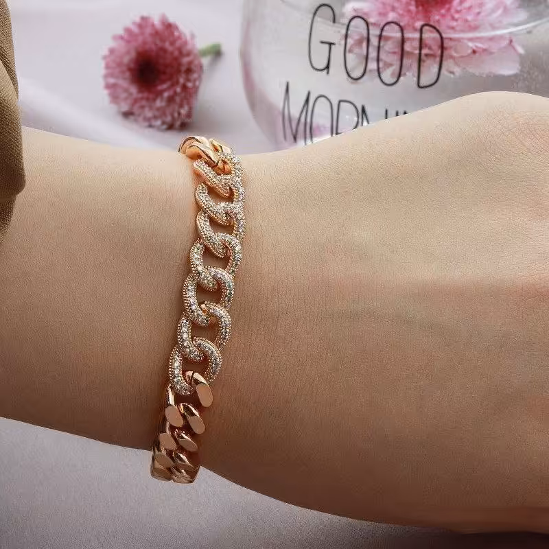 دستبند کارتیر نگین دار  از  برند ژوپینگ