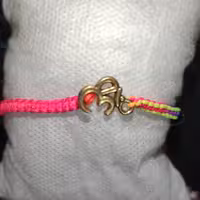 دستبند مکرومه  نخ رنگی بافت ریز