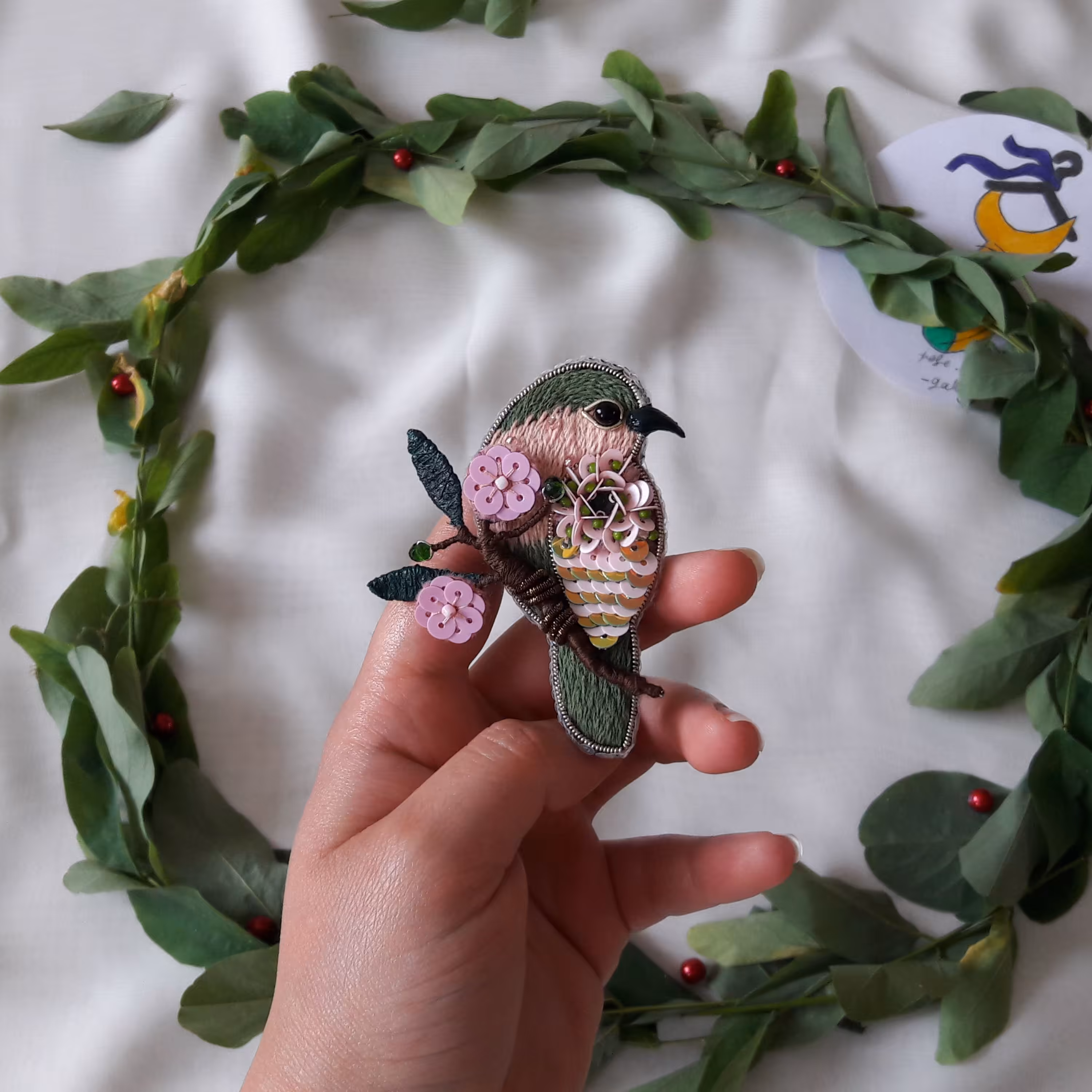 سنجاقسینه جواهردوزی گنجشک