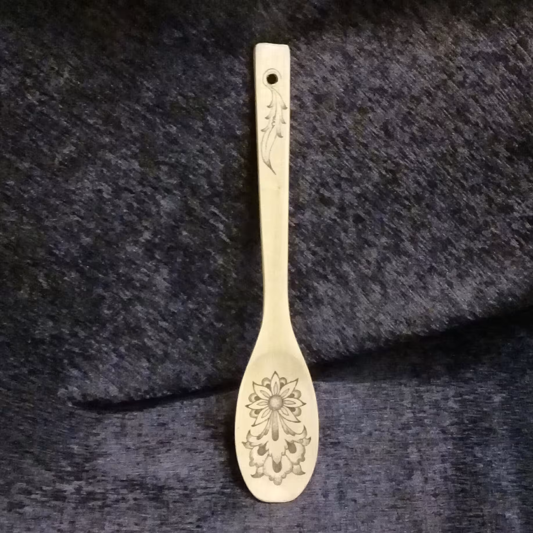 ملاقه چوبی طرح دار